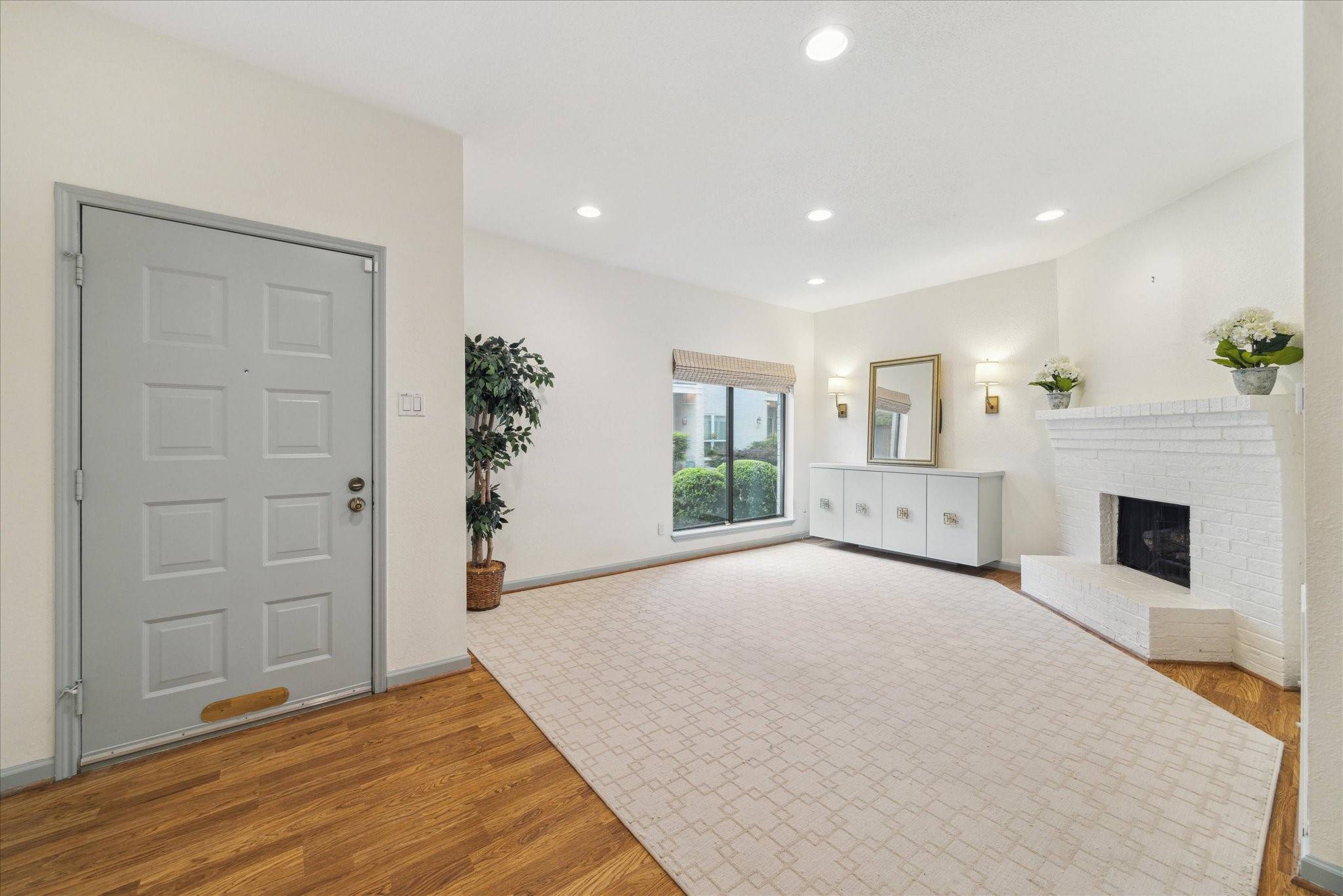 Houston, TX 77057,1330 Augusta DR #6