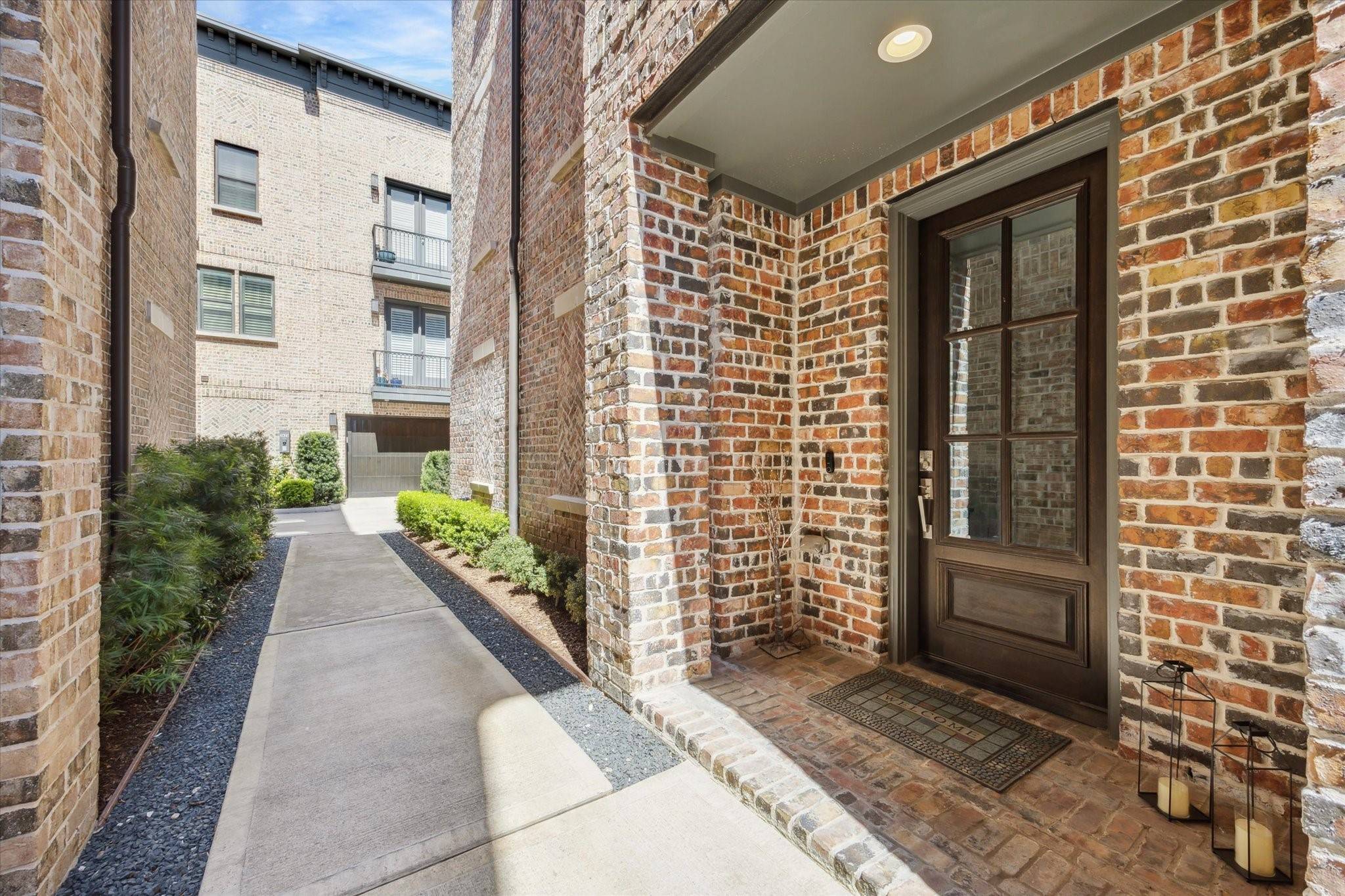 Houston, TX 77007,2817 Hicks ST