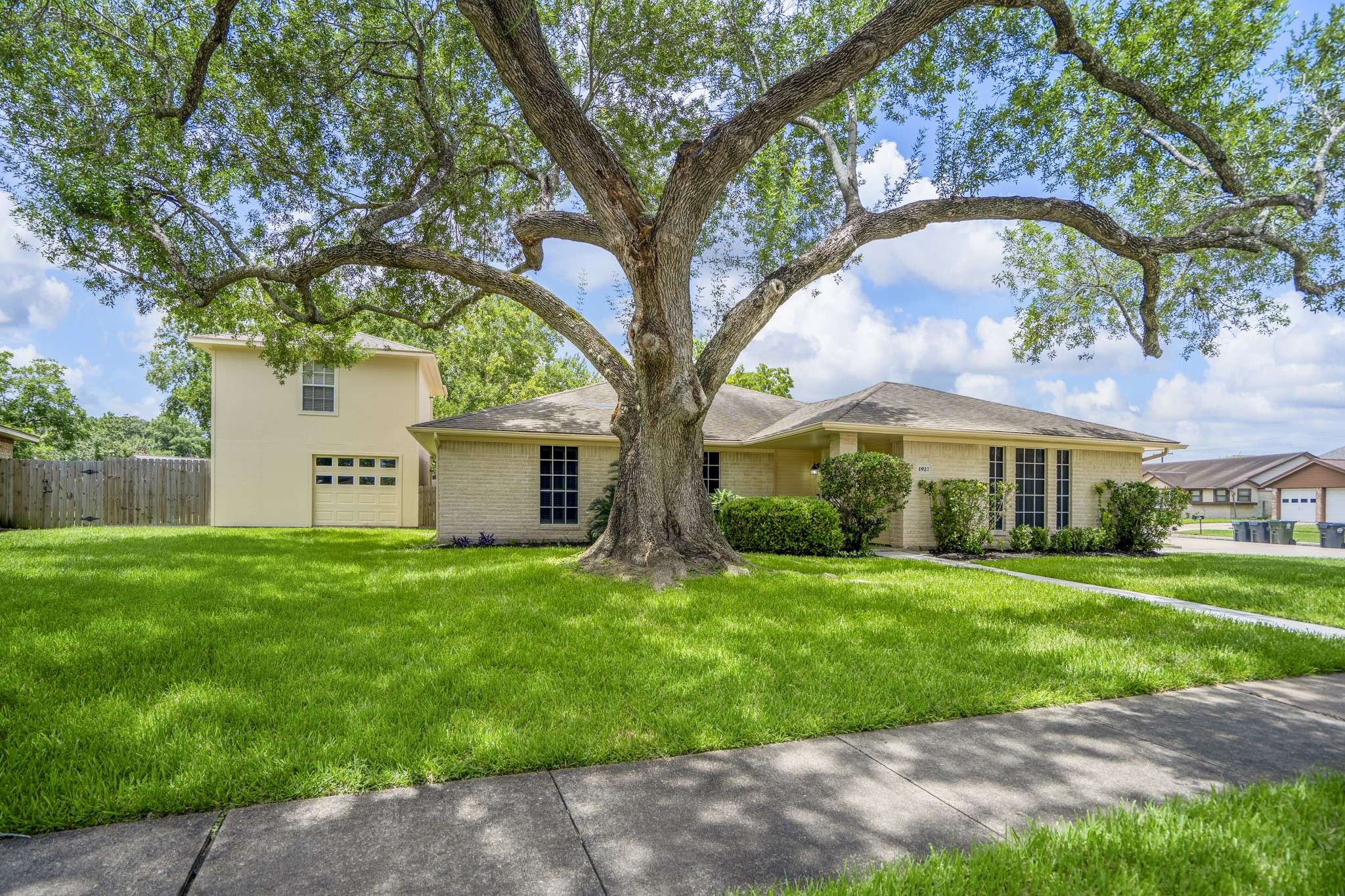 Sugar Land, TX 77498,1927 Oaklawn ST