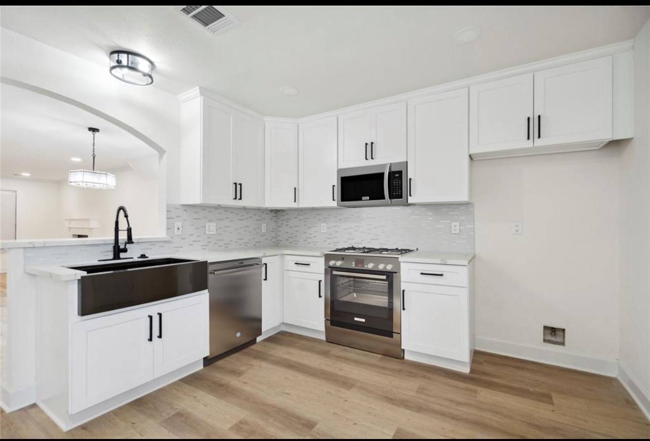 Houston, TX 77033,5847 Southington Front ST