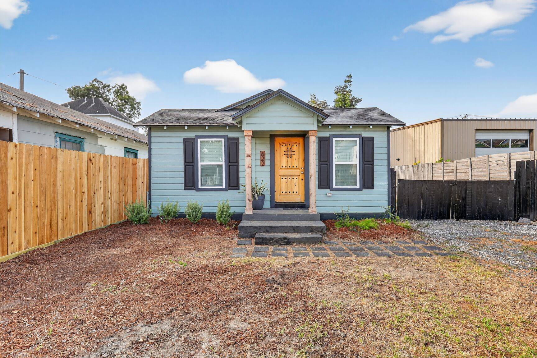 Houston, TX 77008,622 E 27th ST