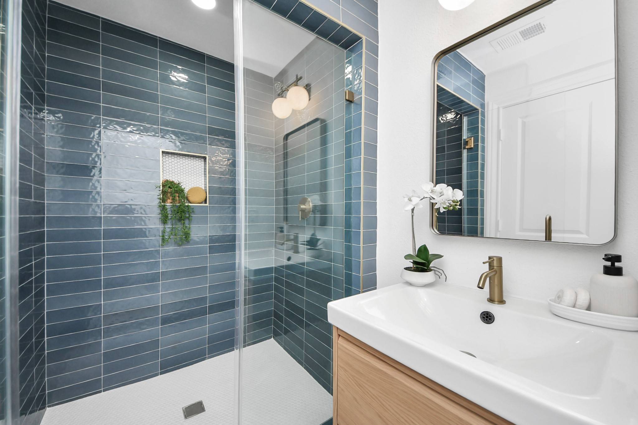 Clear Lake Shores, TX 77565,300 Narcissus RD