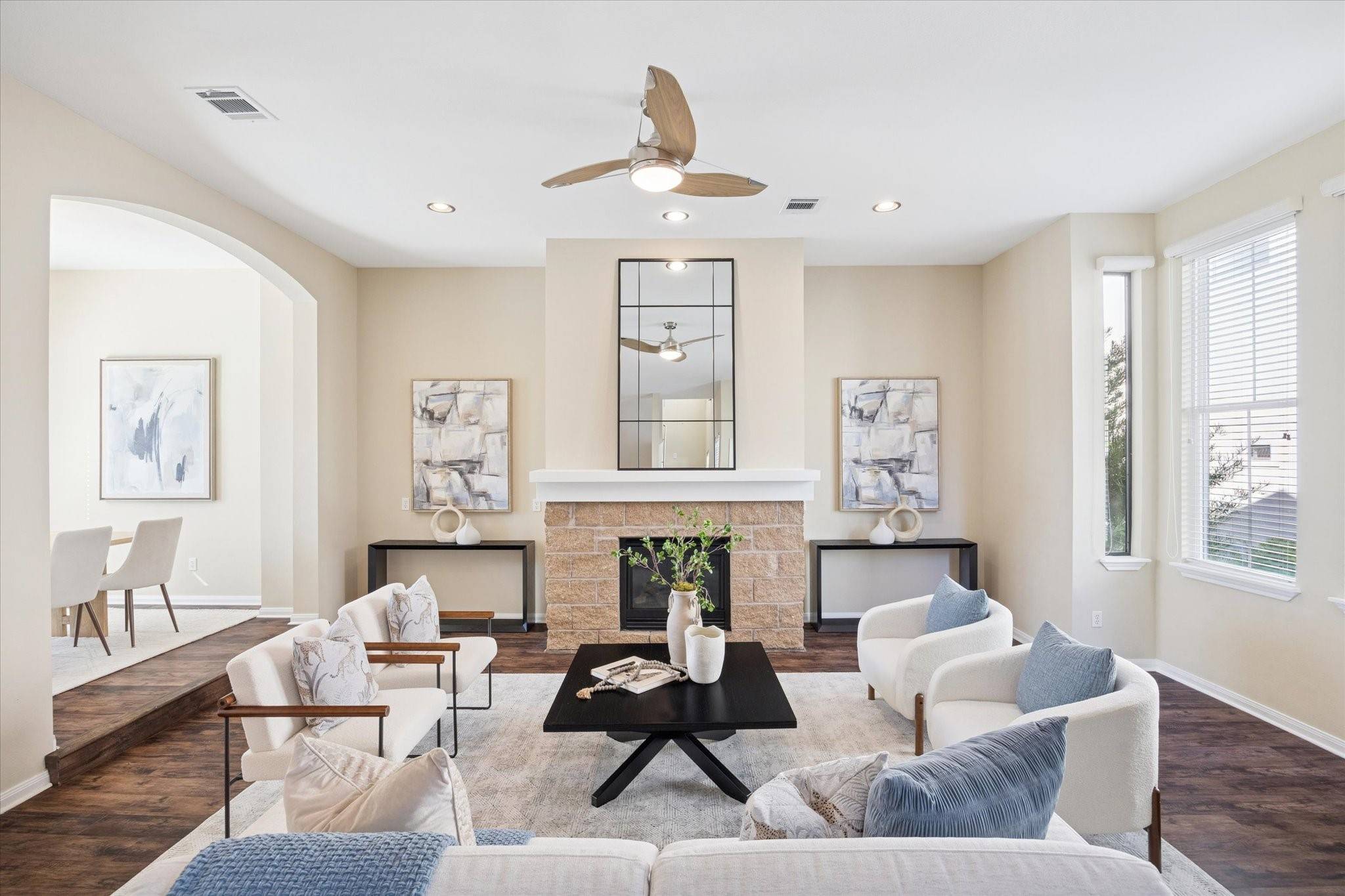 Houston, TX 77007,1407 Dart ST