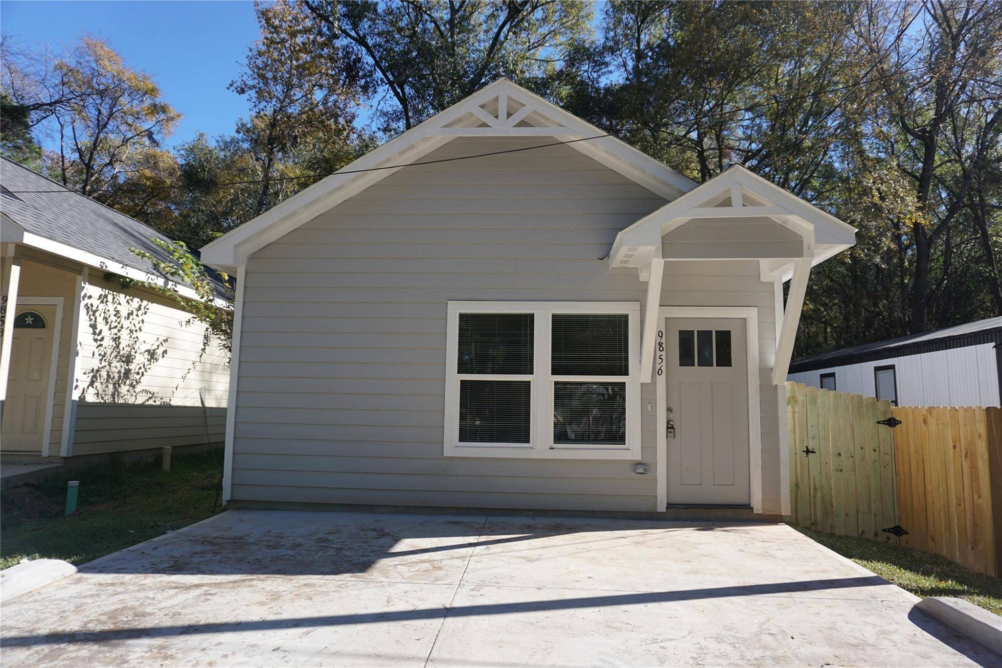 Willis, TX 77318,10025 Calendar ST