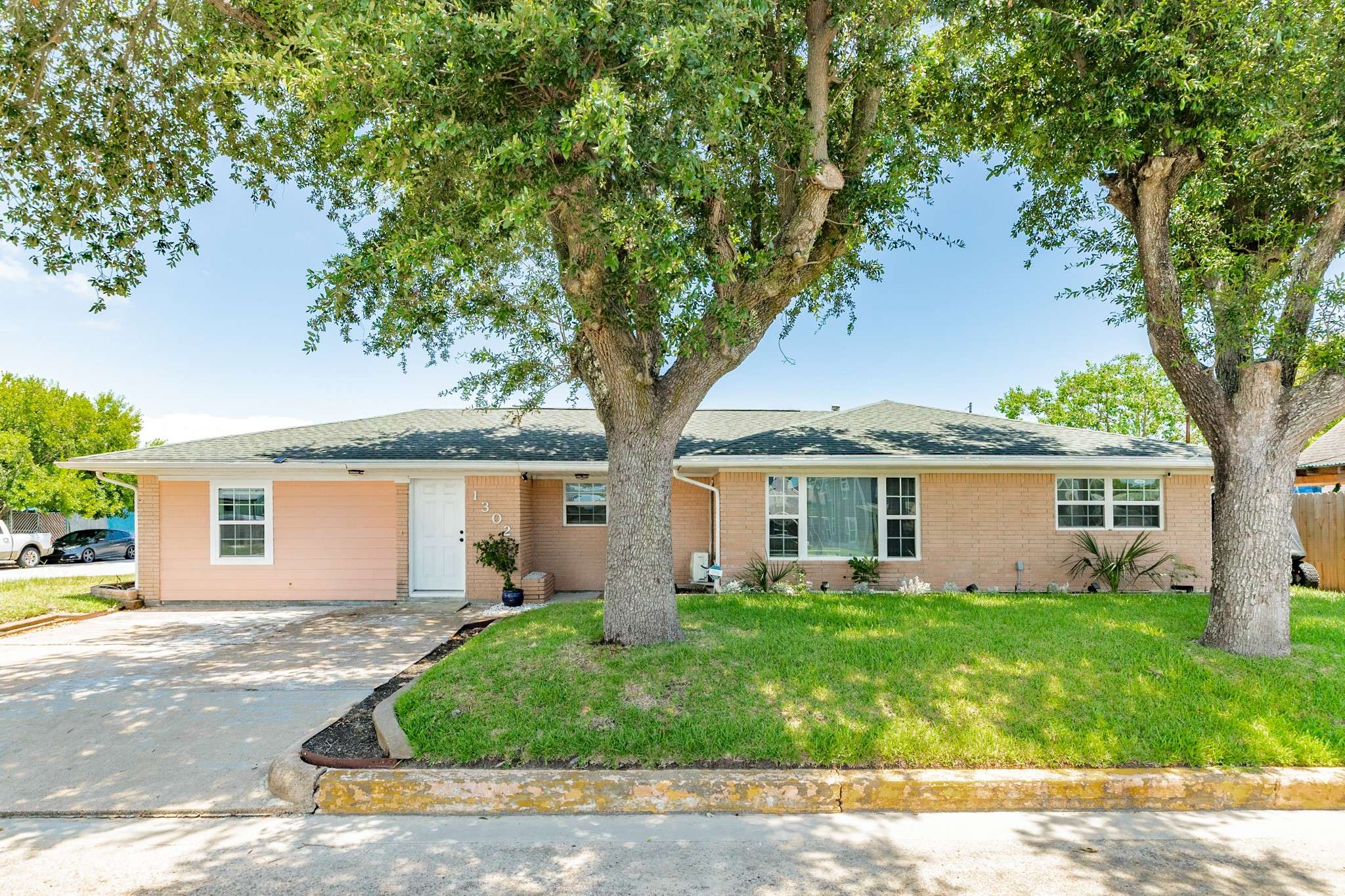 Galveston, TX 77551,1302 56th ST