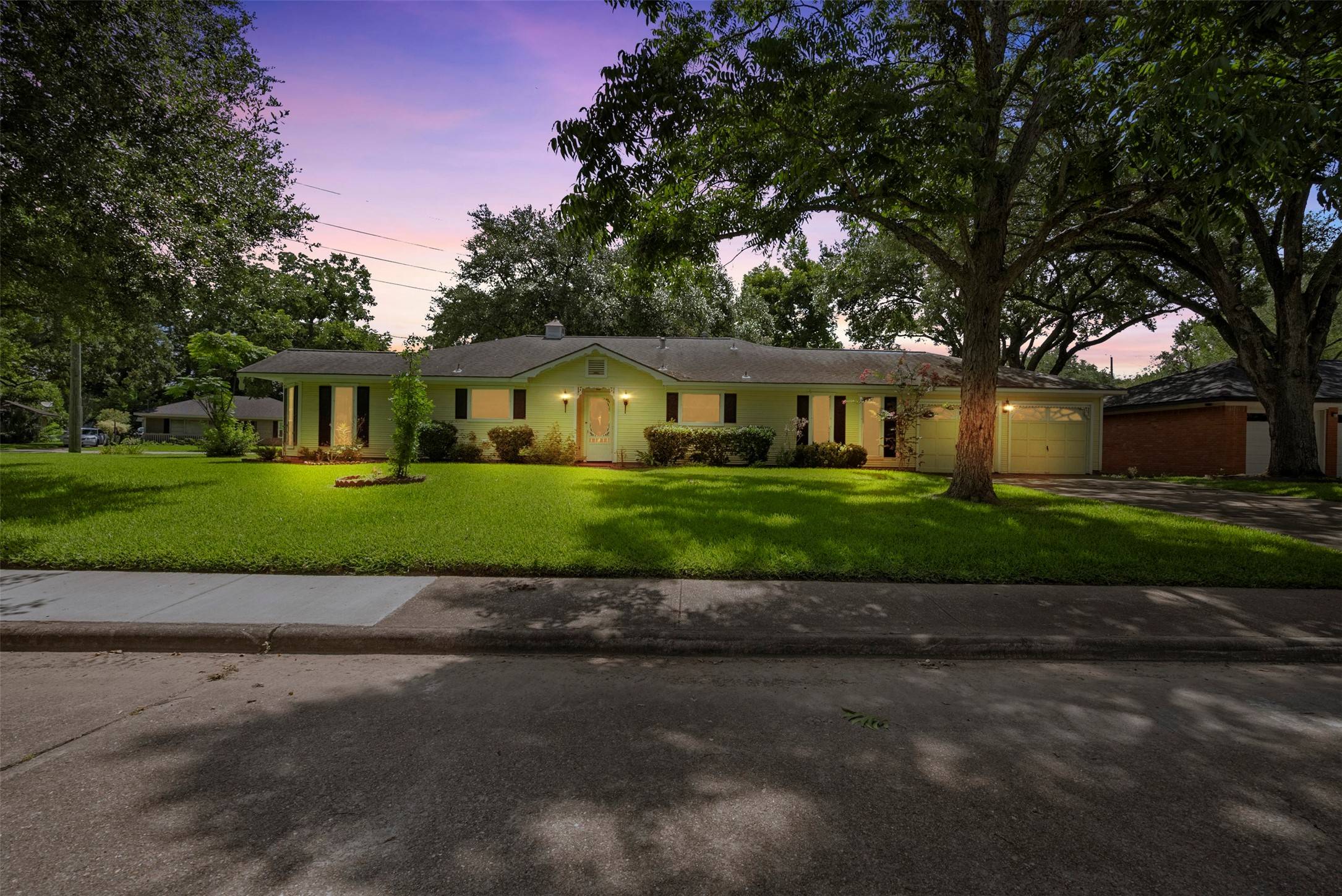 Sugar Land, TX 77478,512 Venice ST