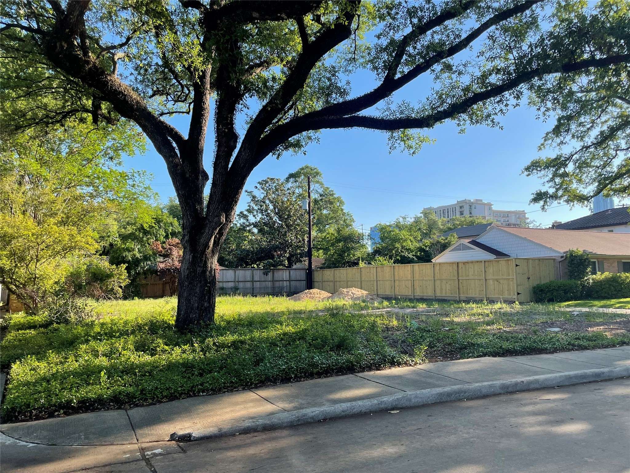 Houston, TX 77027,4029 Meadow Lake LN