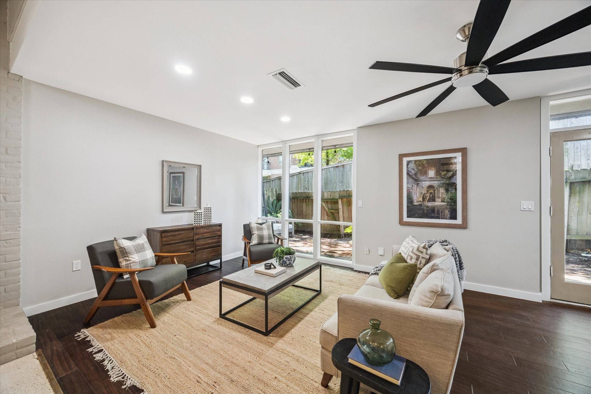 Houston, TX 77007,5242 Memorial DR