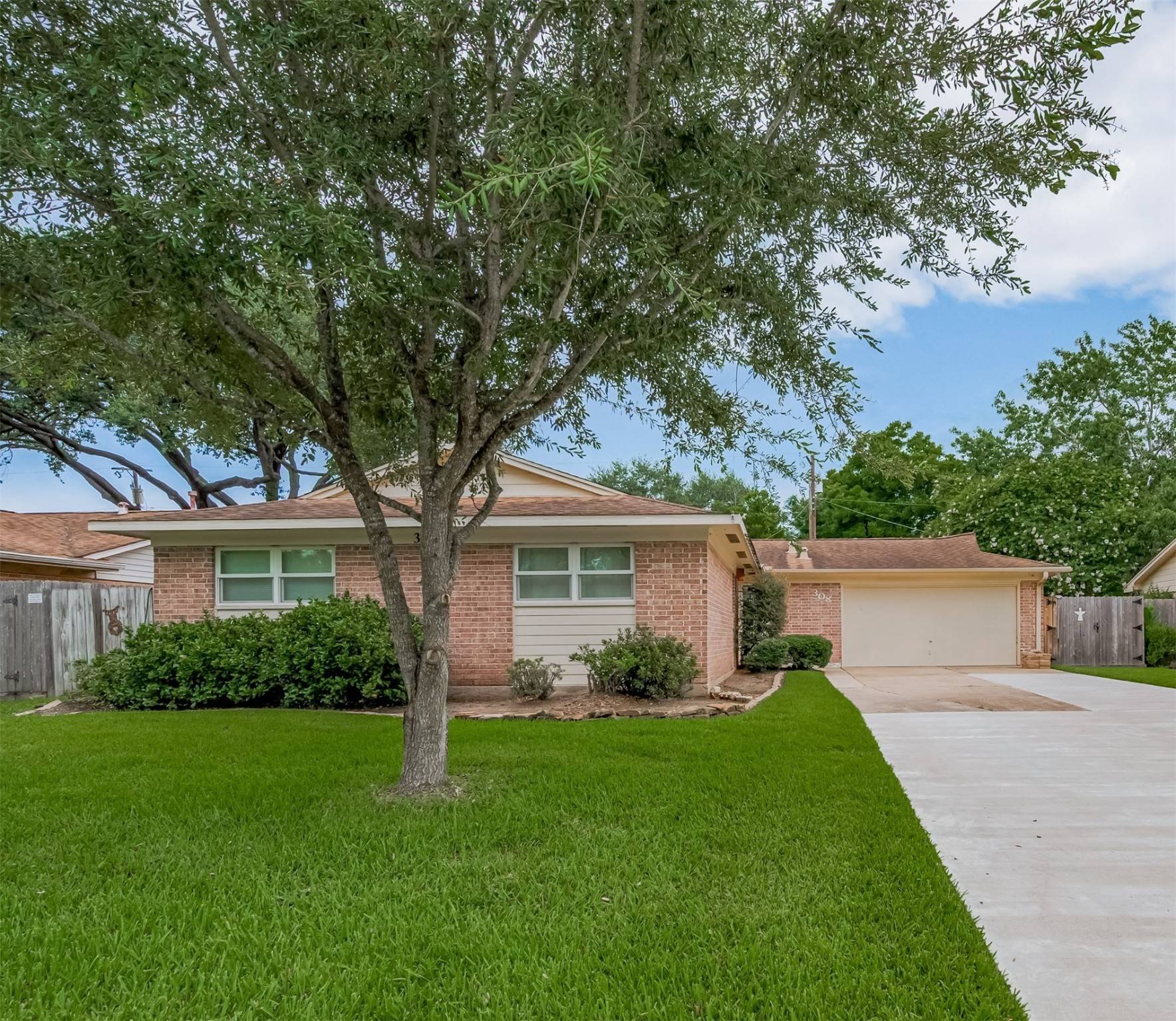 Friendswood, TX 77546,308 Virginia LN