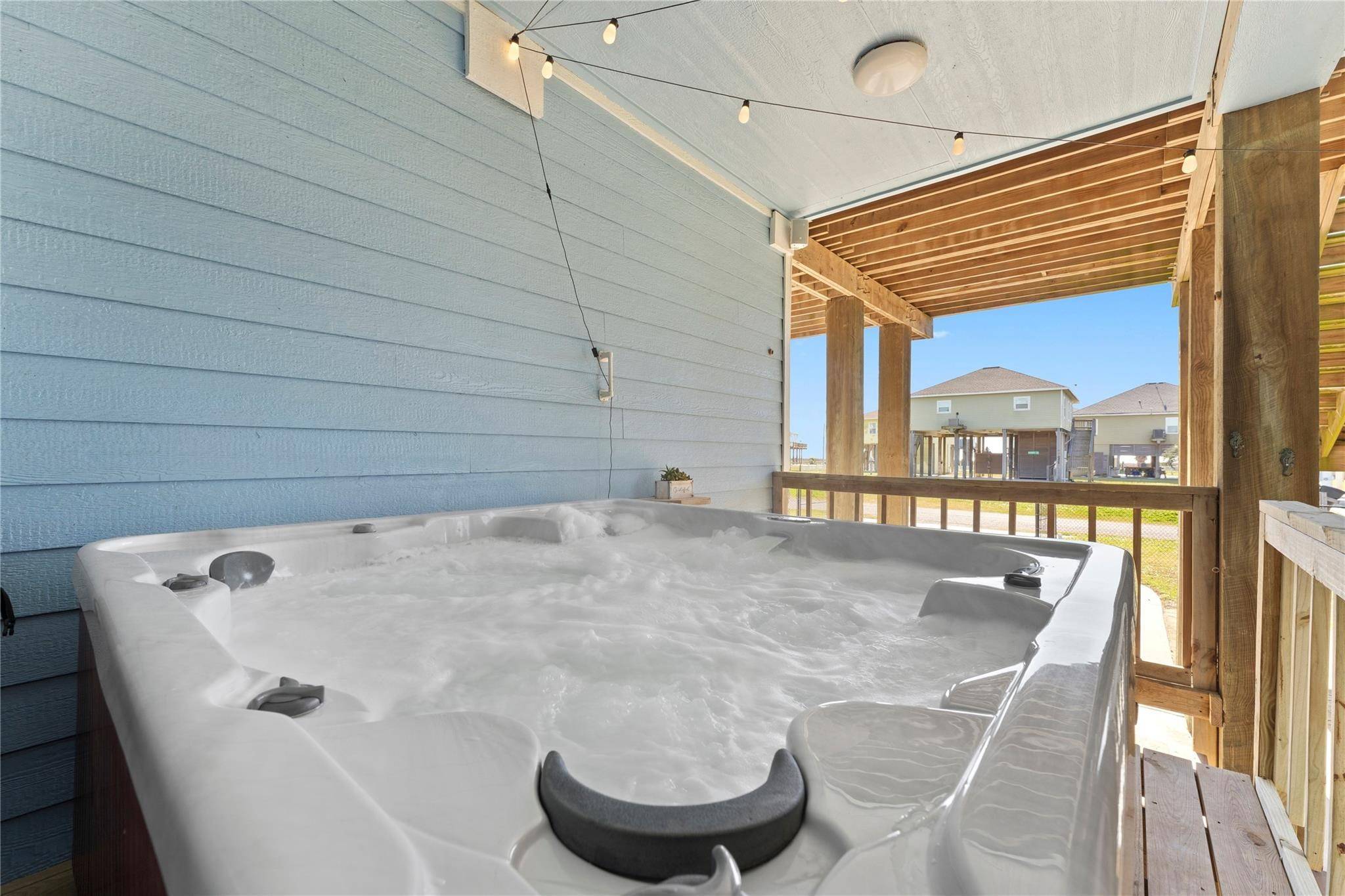 Crystal Beach, TX 77650,2423 Sandpiper