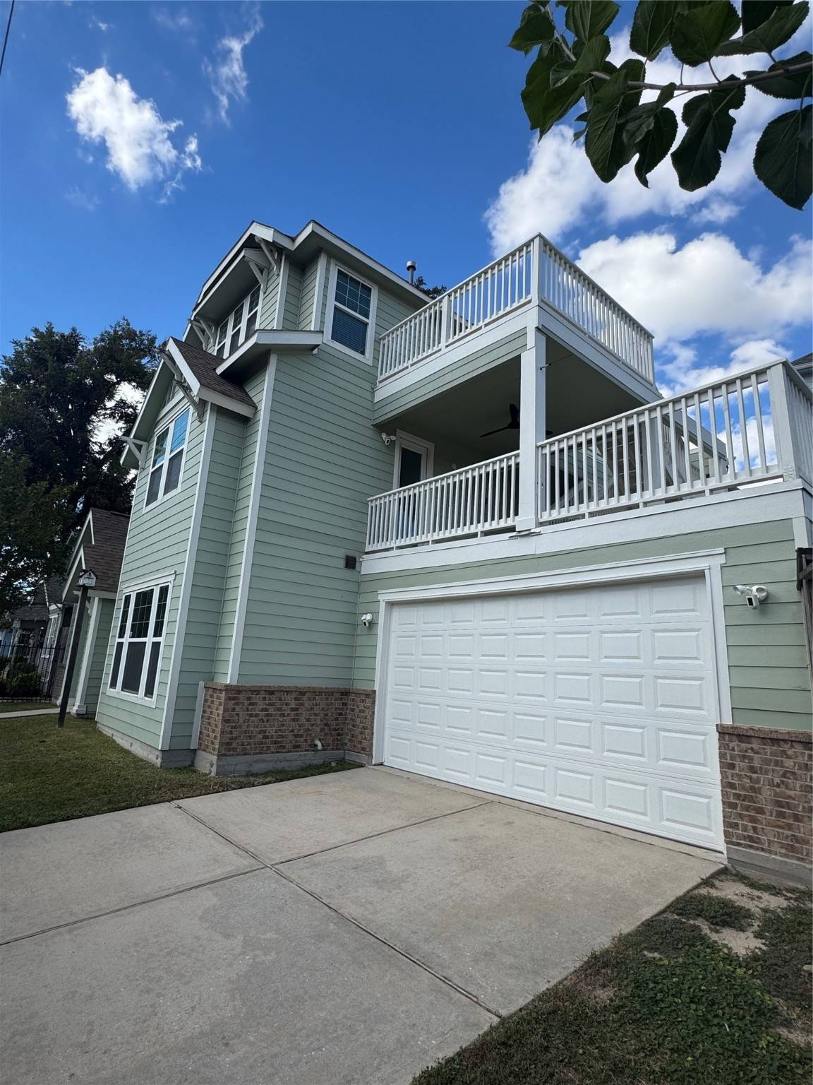 Houston, TX 77009,6621 N Main ST