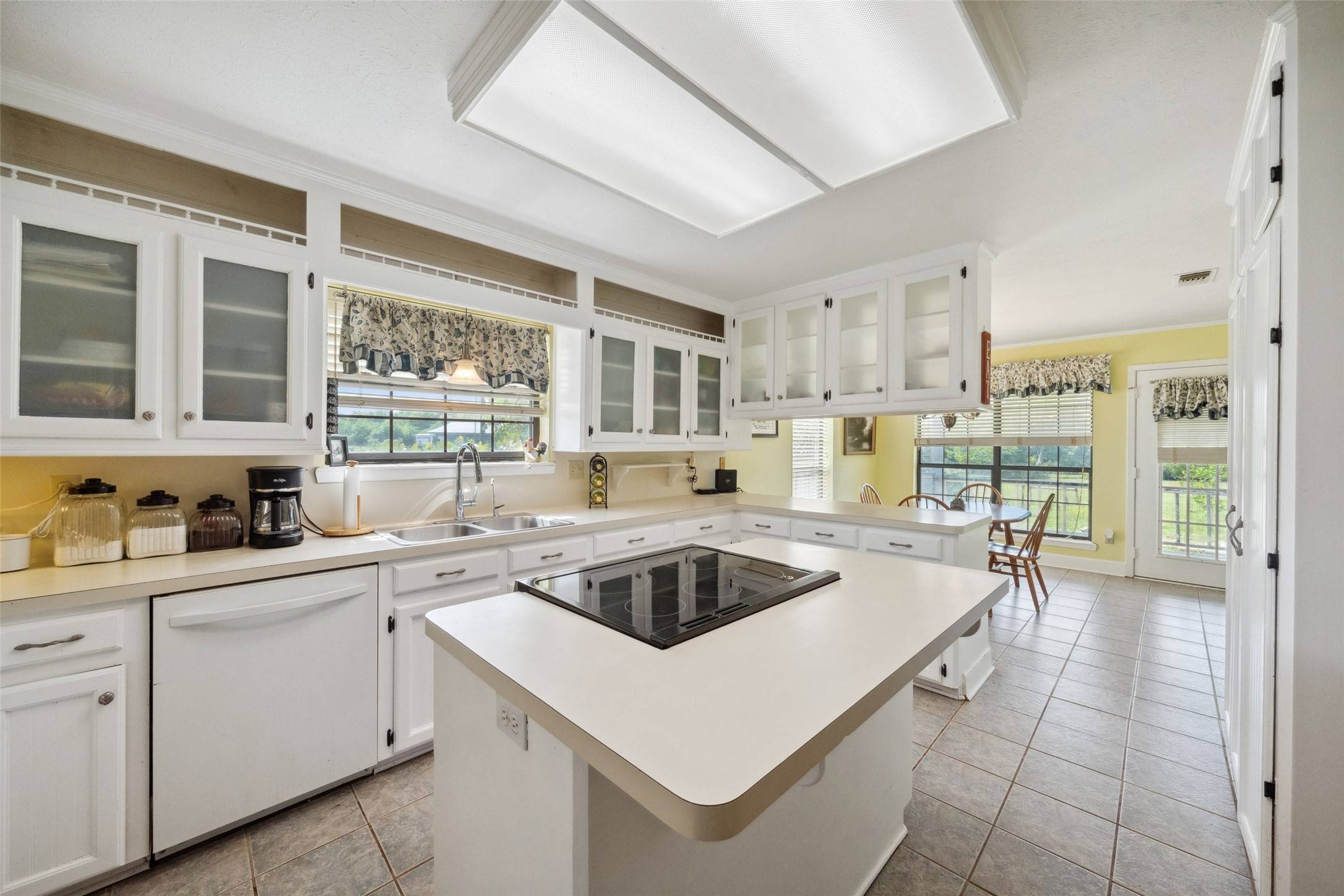 Huntsville, TX 77320,141 Robinson RD