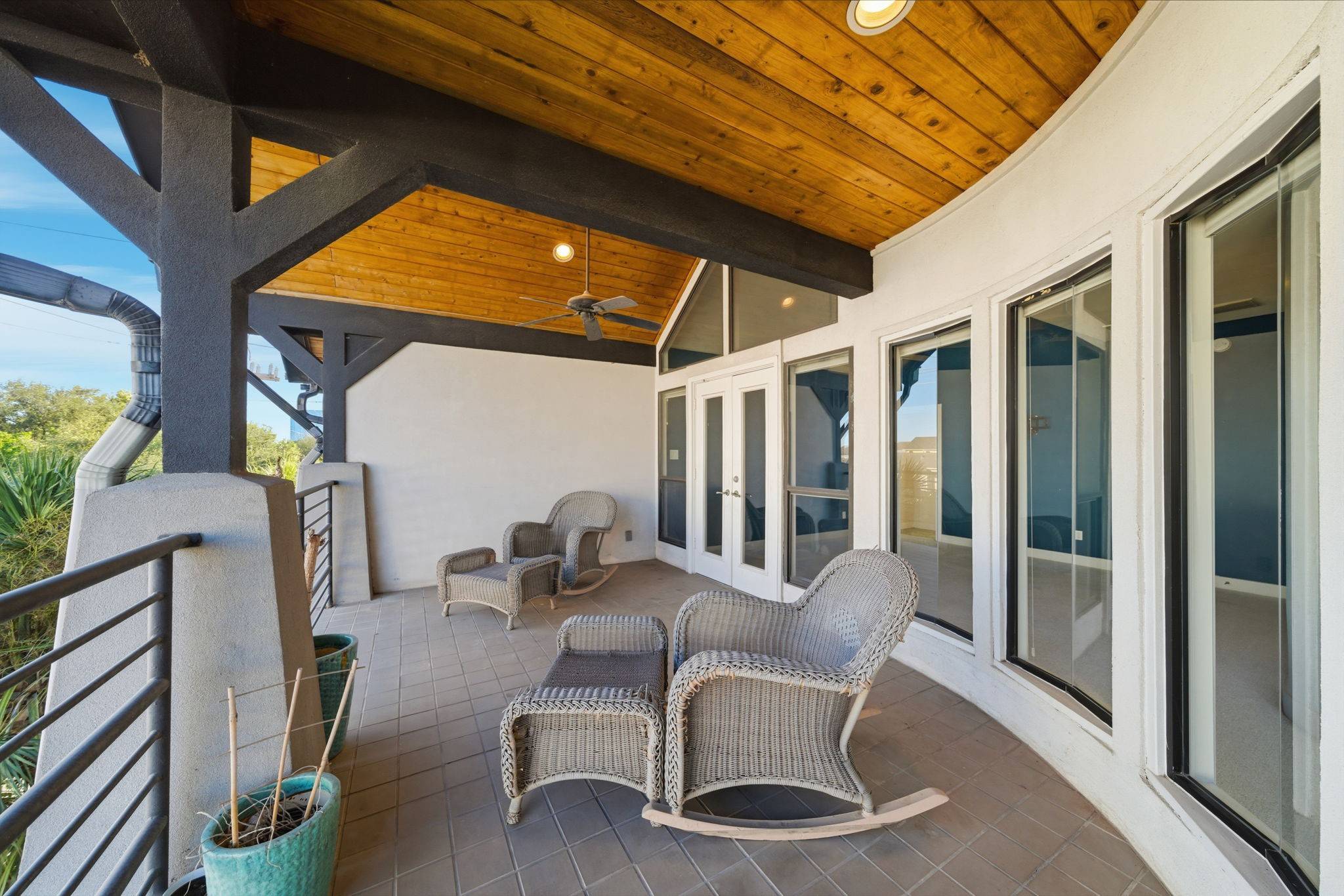 Houston, TX 77006,1628 Van Buren ST