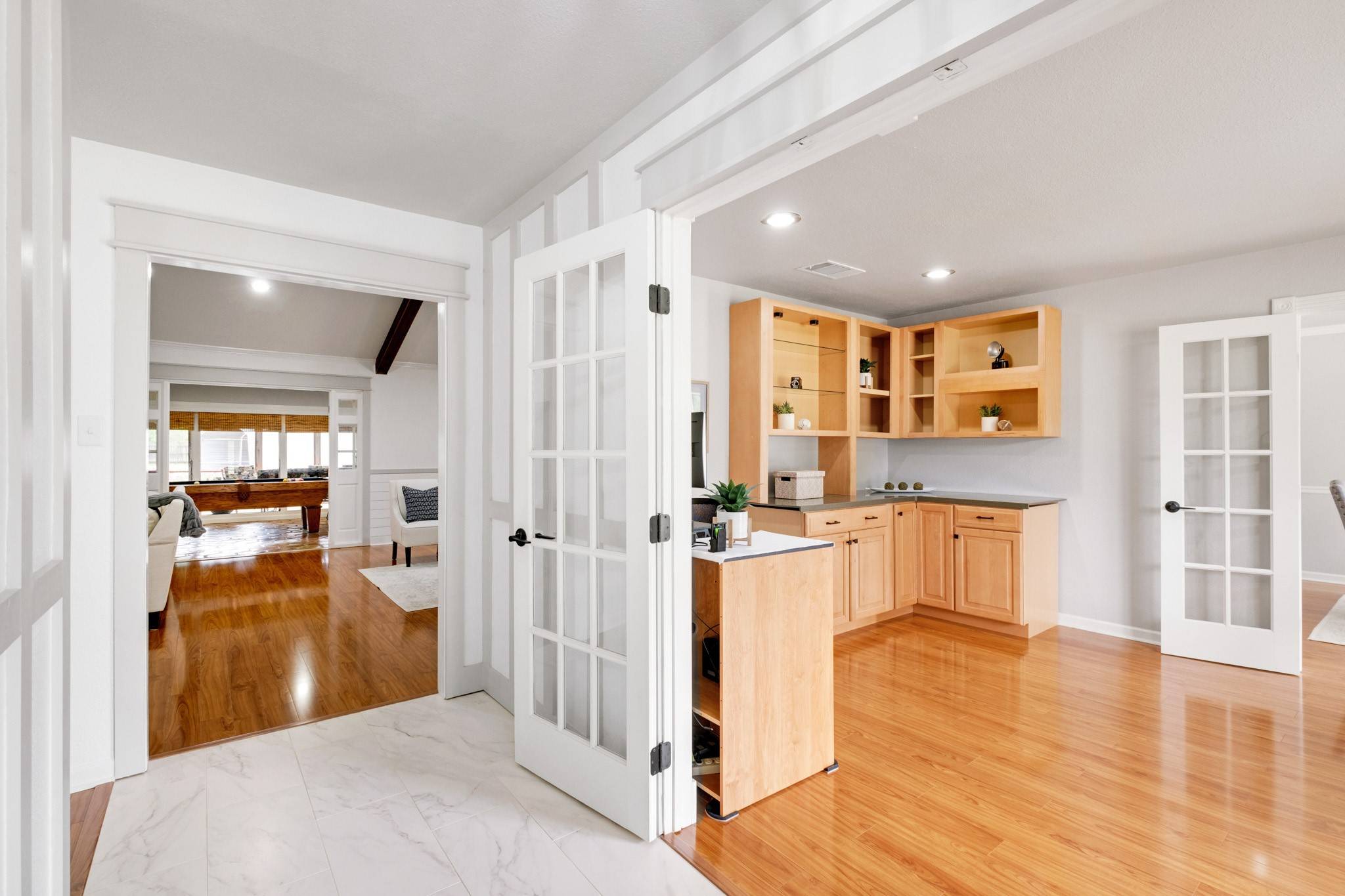 Friendswood, TX 77546,605 W Castlewood AVE