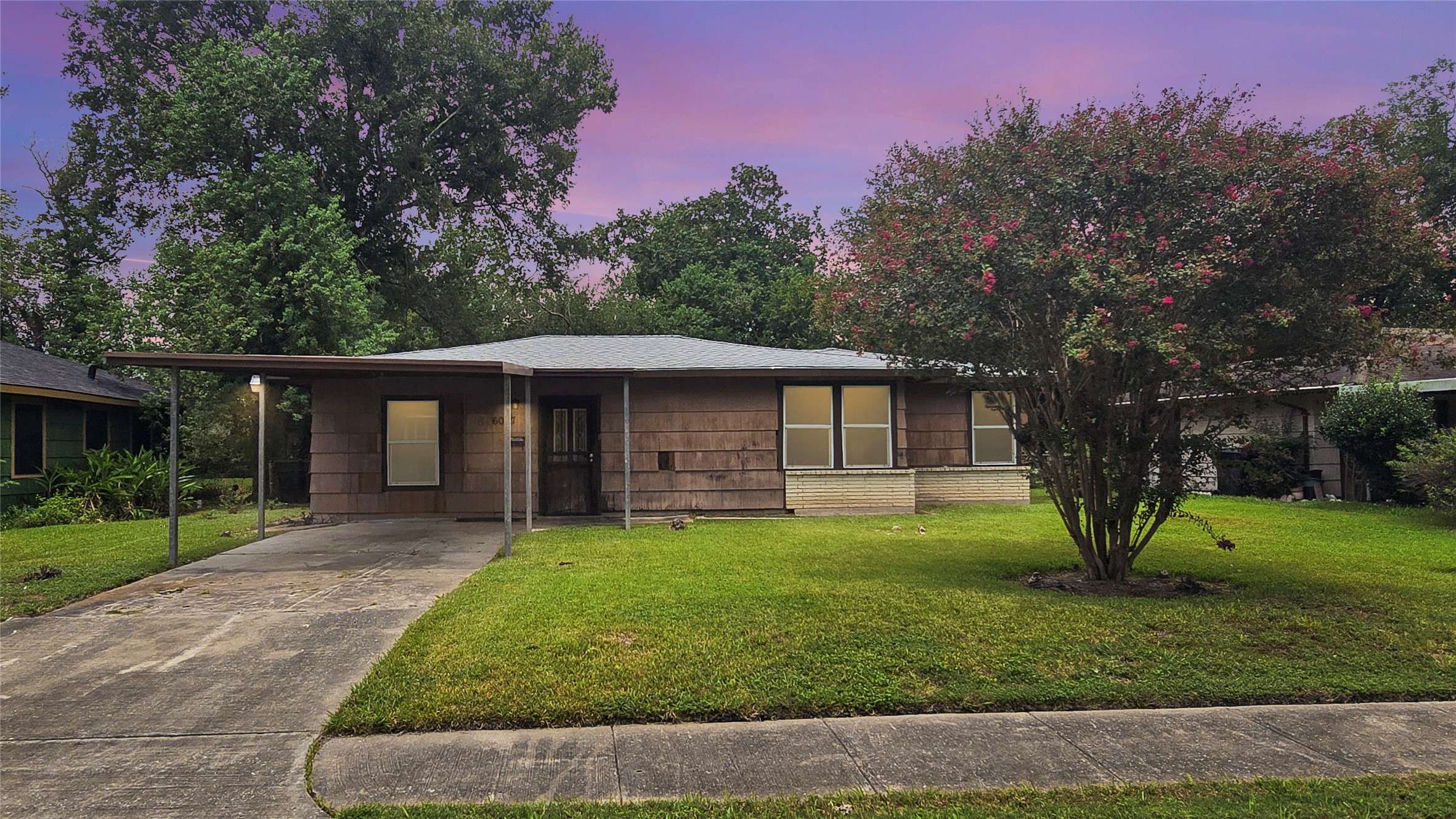 Houston, TX 77033,6027 Kenilwood DR