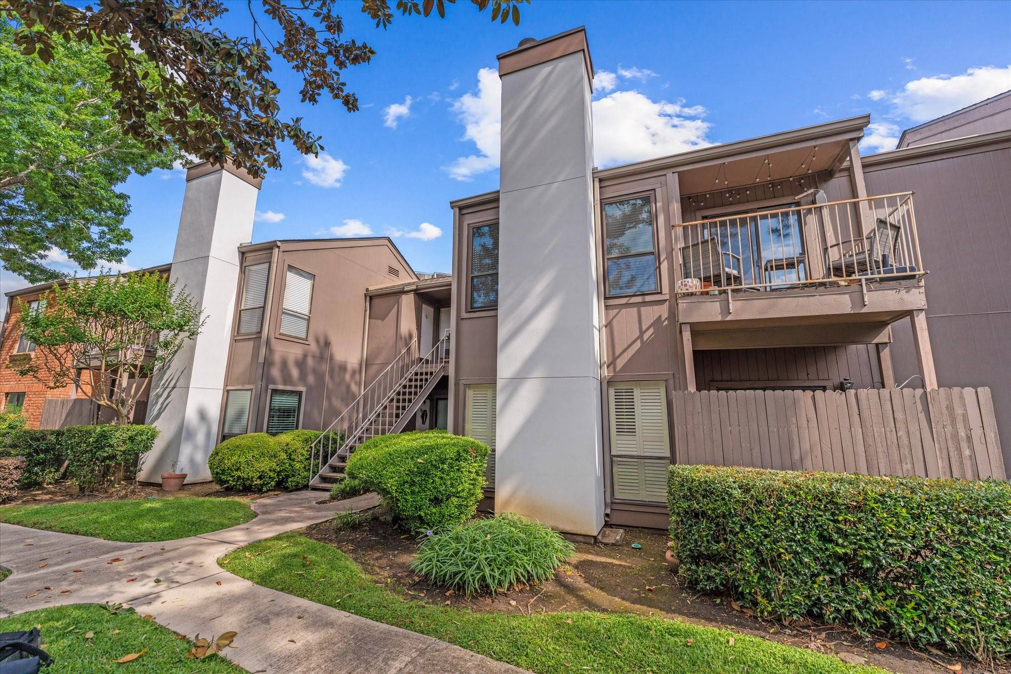 Houston, TX 77057,1201 Bering DR #28