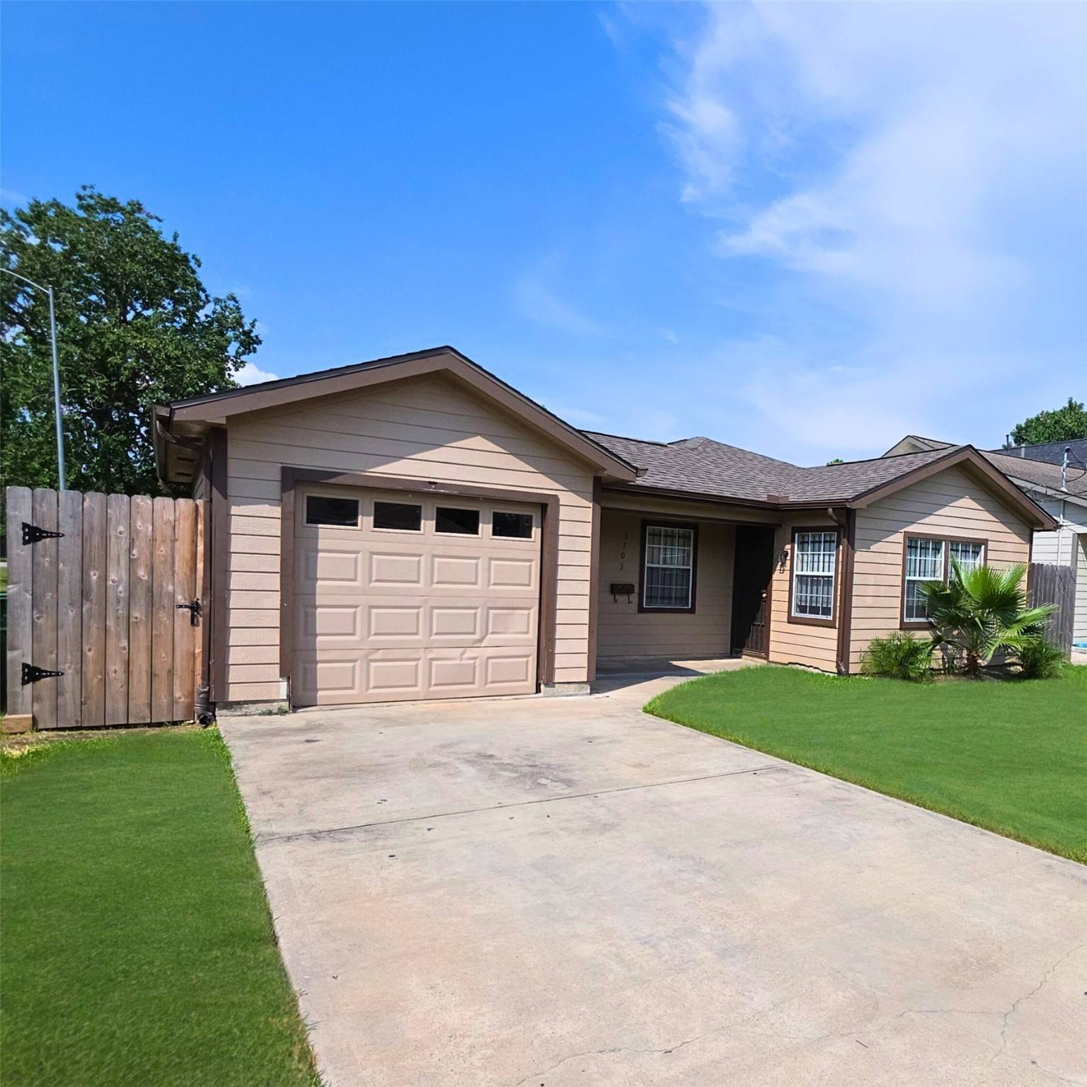 Houston, TX 77021,3703 Dreyfus ST