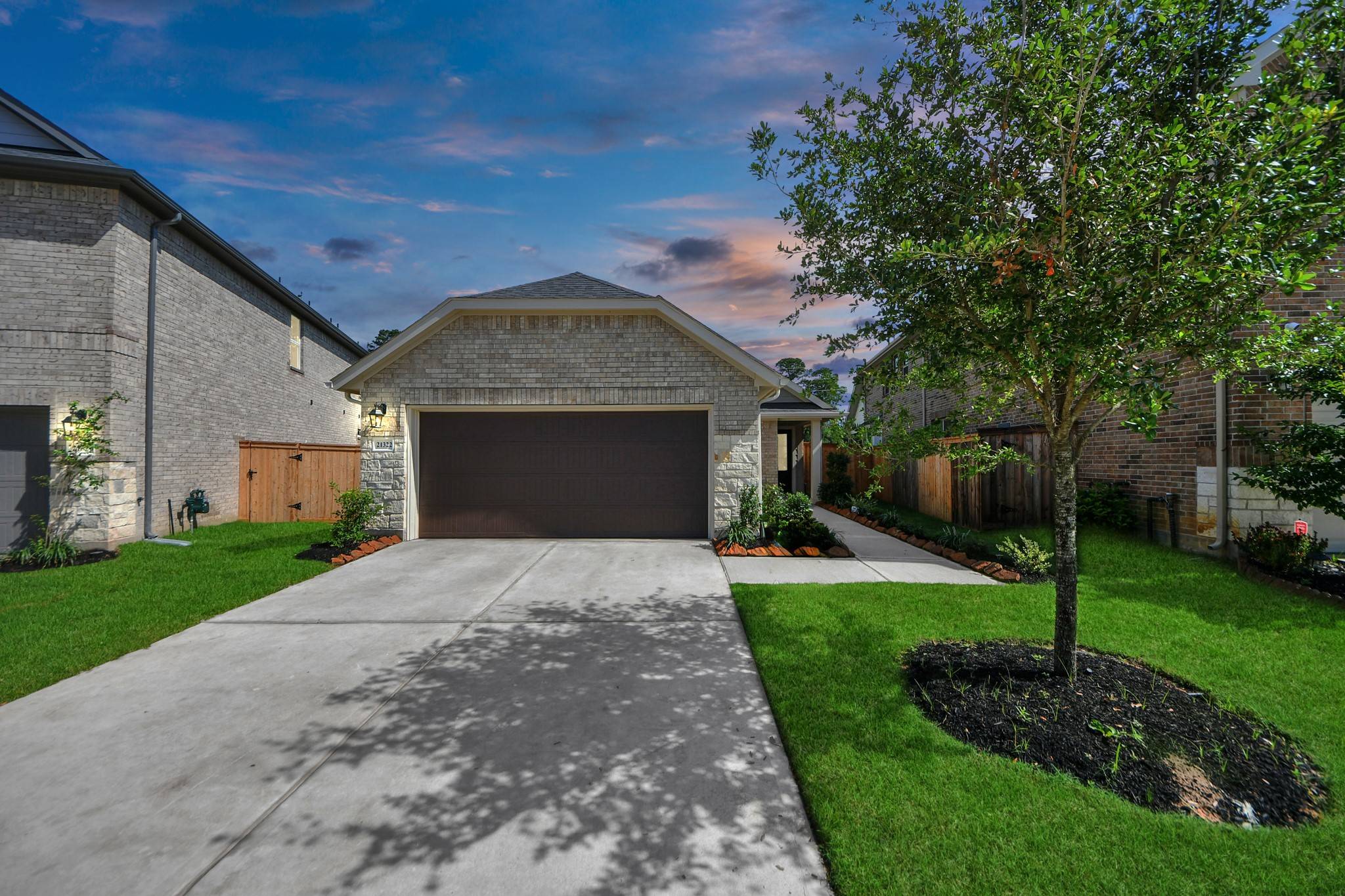 Tomball, TX 77377,21322 Catelonia Yew CT
