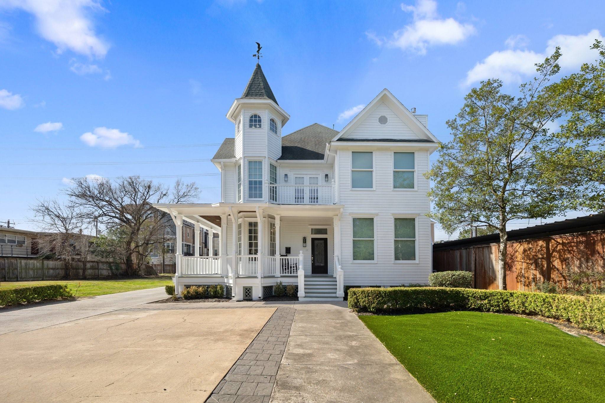 Houston, TX 77007,811 Heights Blvd