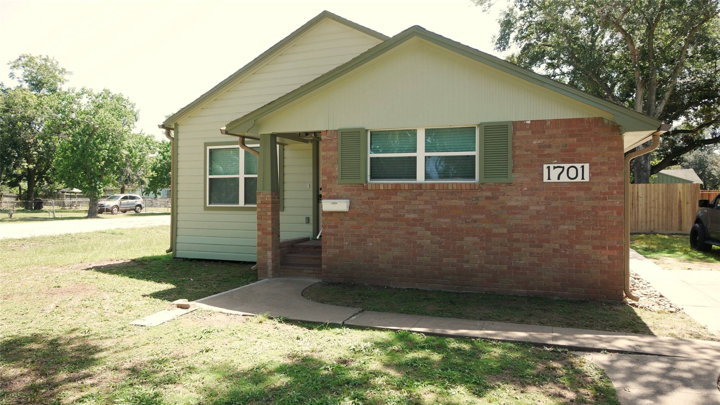 Rosenberg, TX 77471,1701 W ST