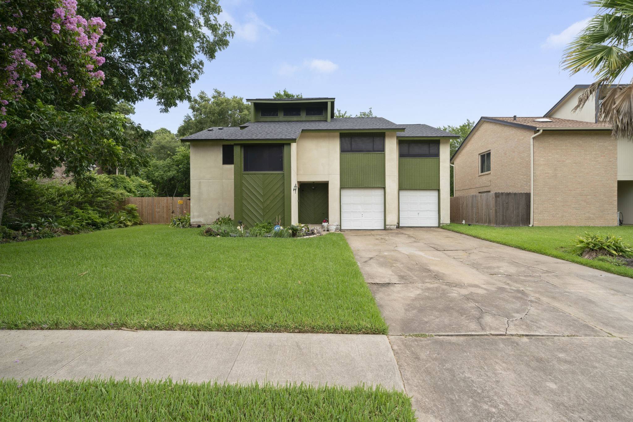La Porte, TX 77571,922 Hackberry ST