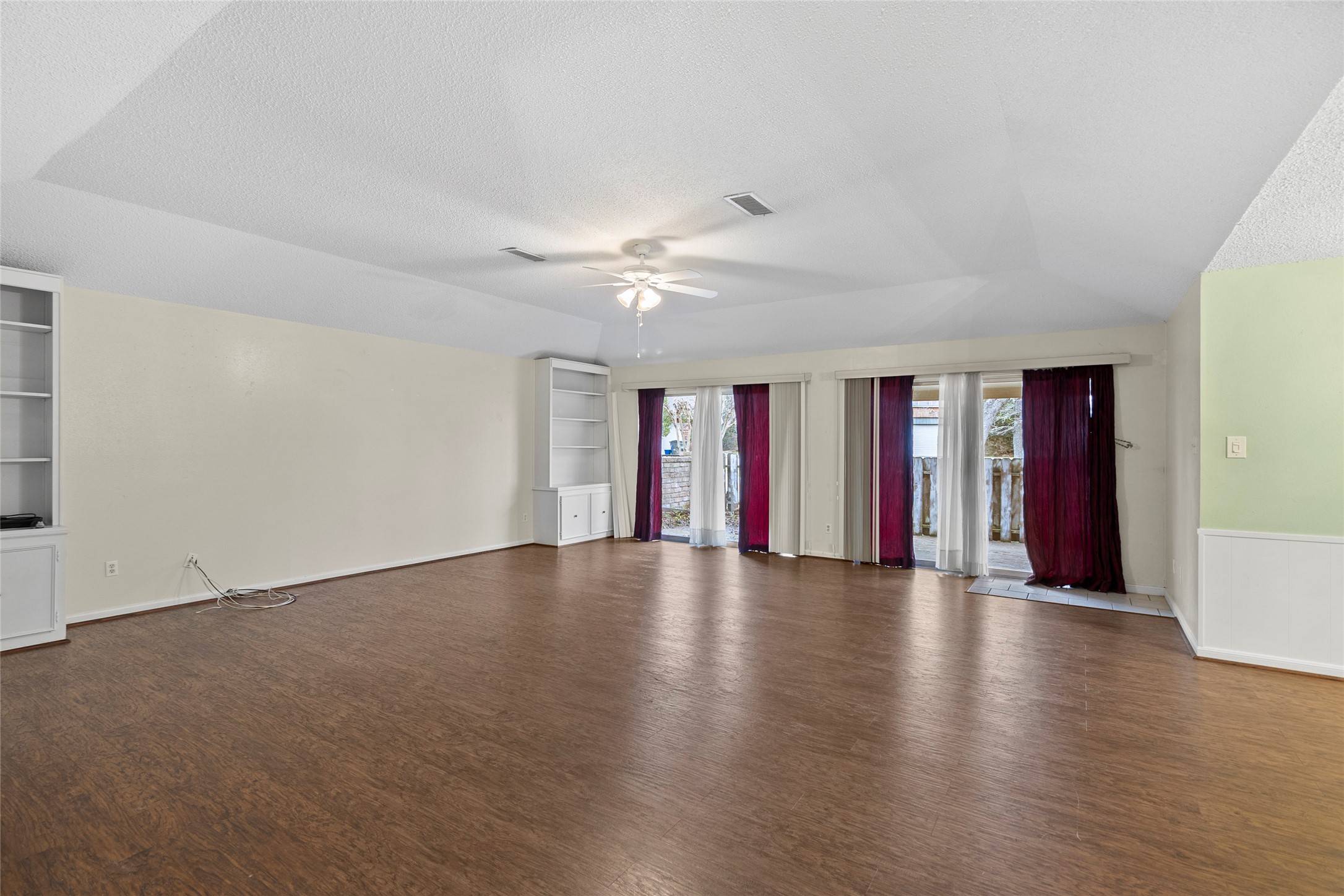 Huntsville, TX 77340,661 Cherry Hills DR