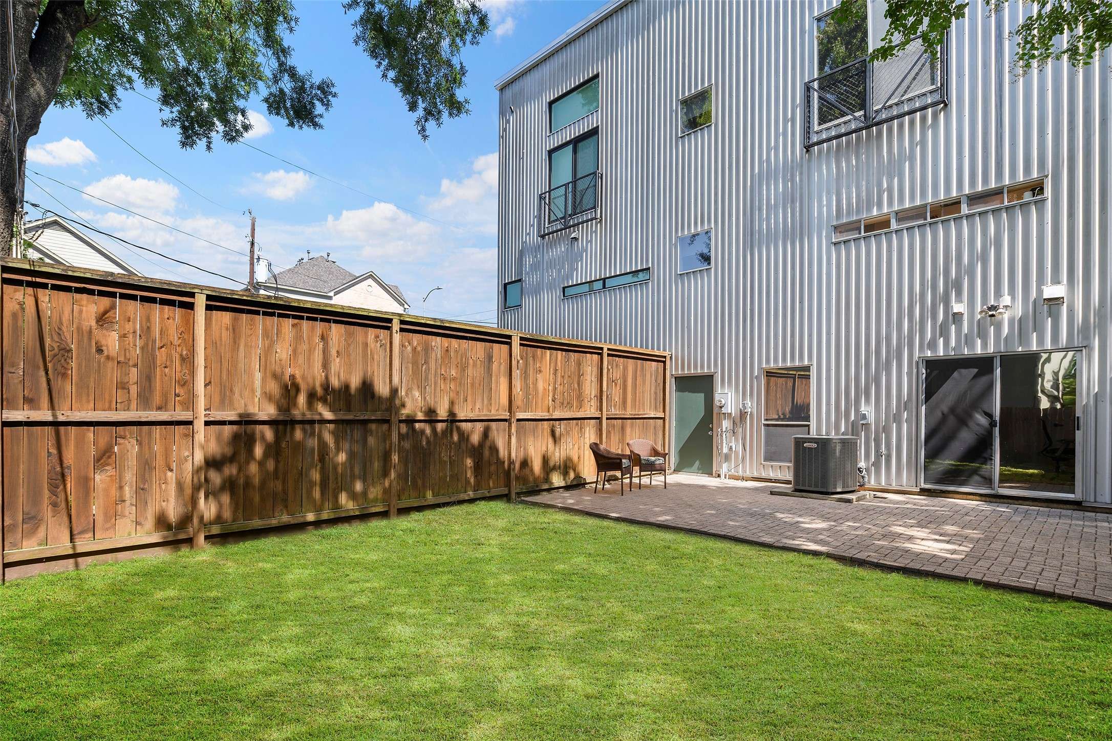 Houston, TX 77006,217 W Drew ST