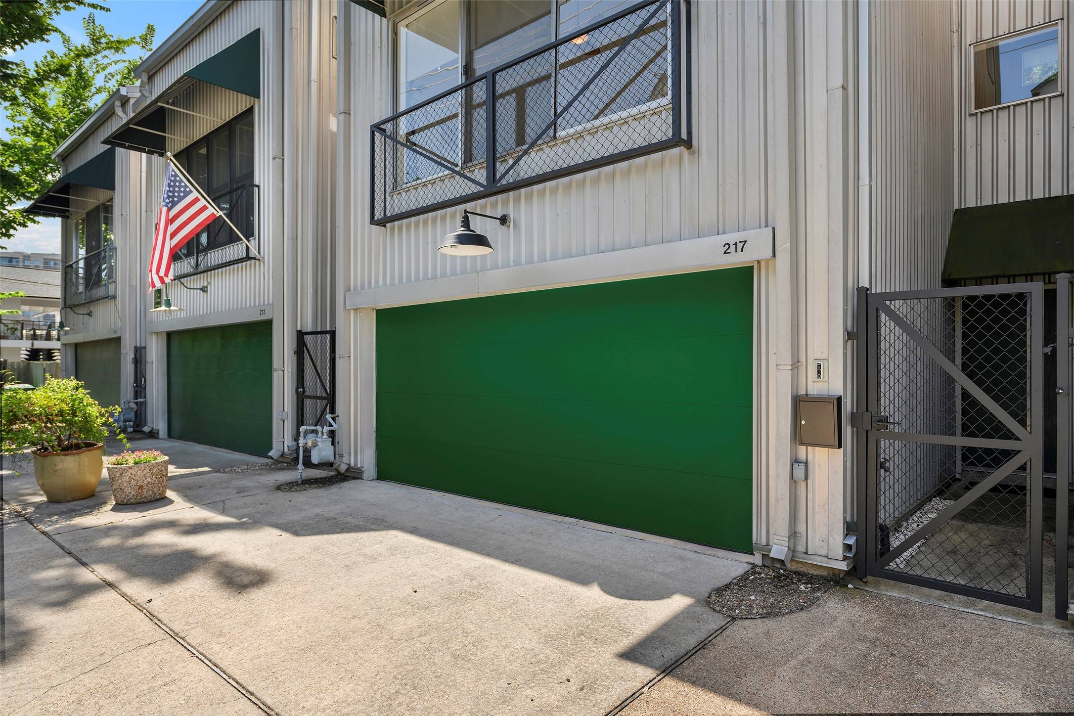 Houston, TX 77006,217 W Drew ST