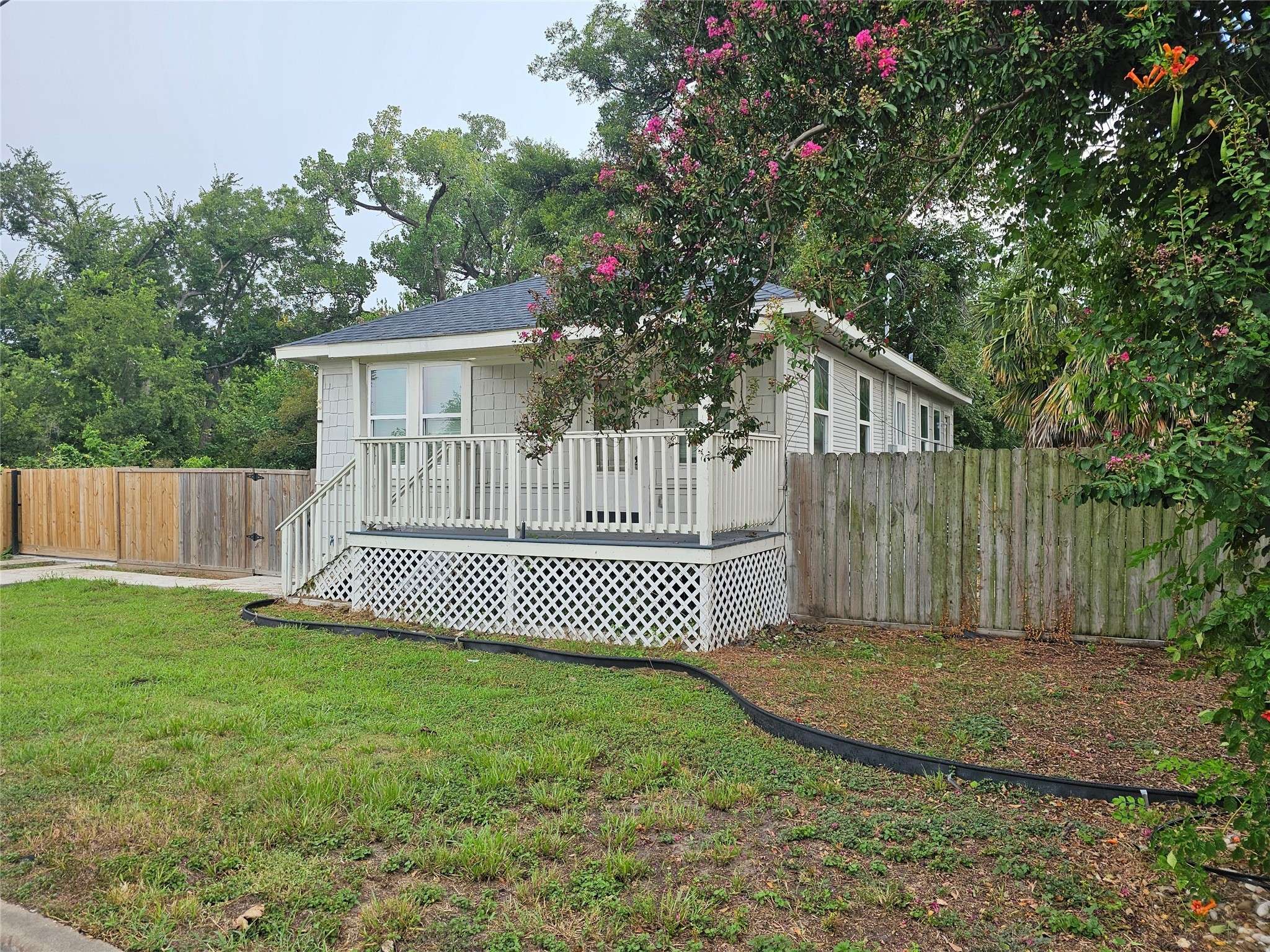 Houston, TX 77009,5715 Enid ST