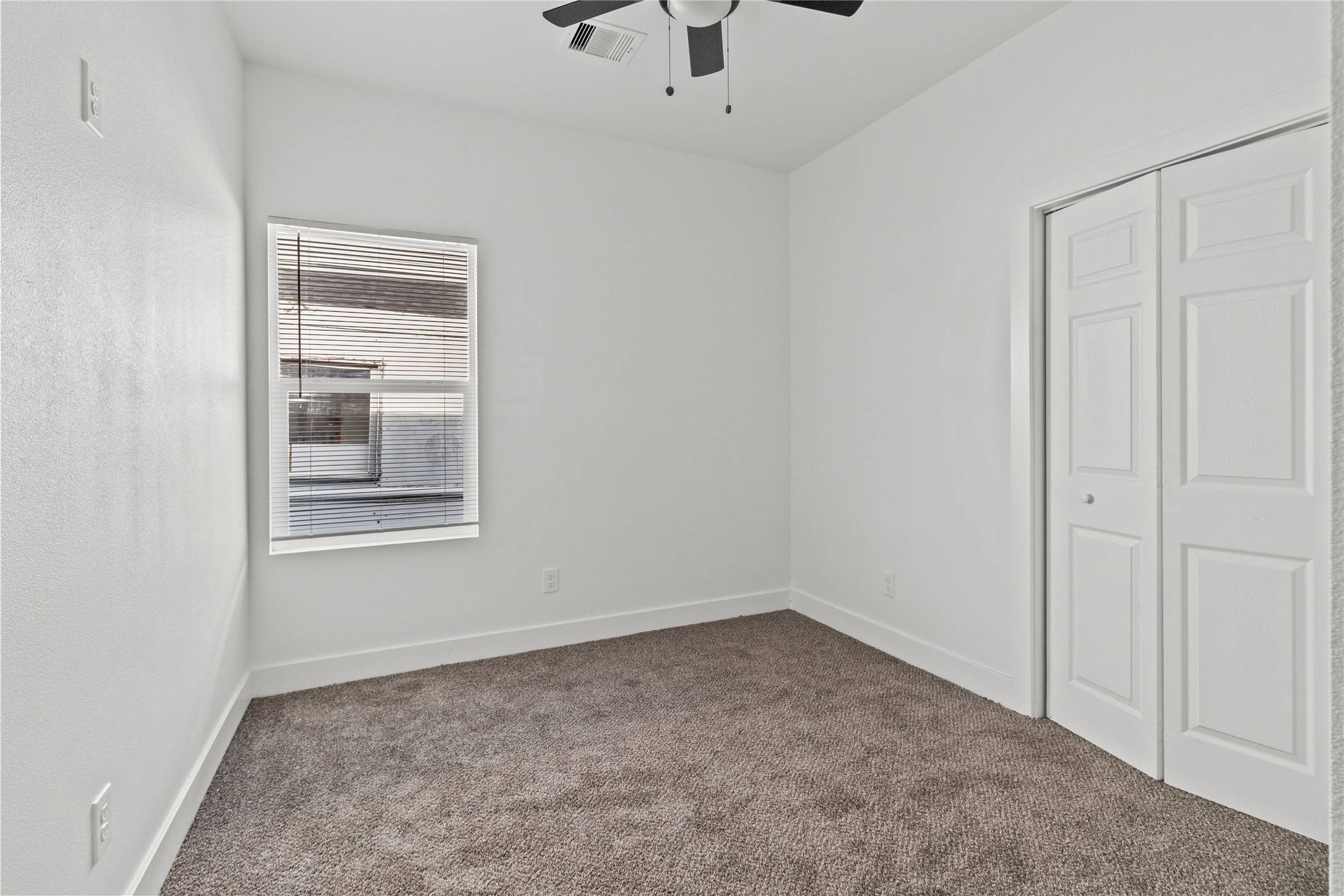 Houston, TX 77012,8503 Denby ST