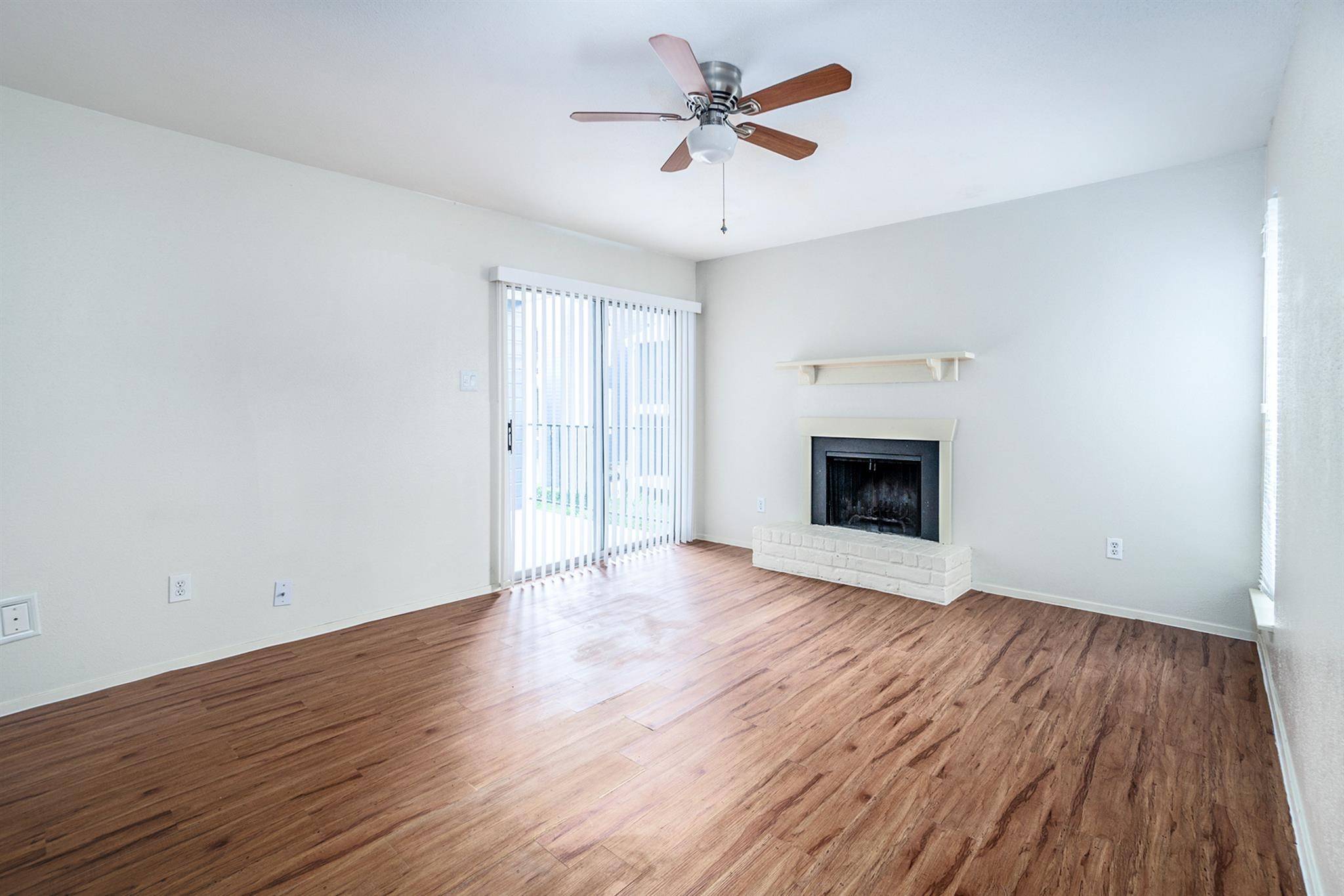 Webster, TX 77058,18515 Egret Bay BLVD #909