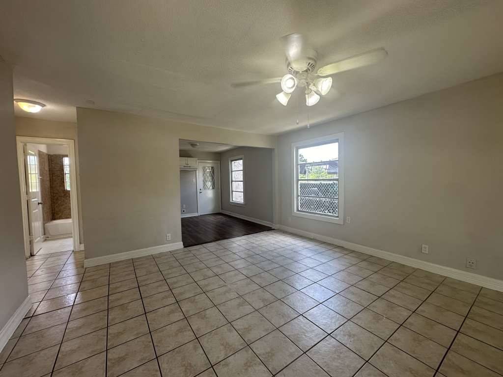 Houston, TX 77011,7410 Dallas ST