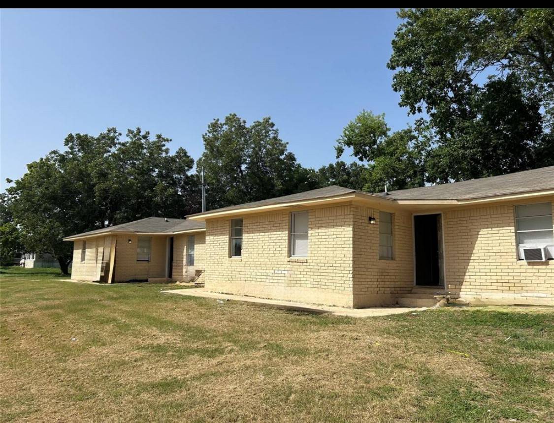 La Grange, TX 78945,819 E Guadalupe st