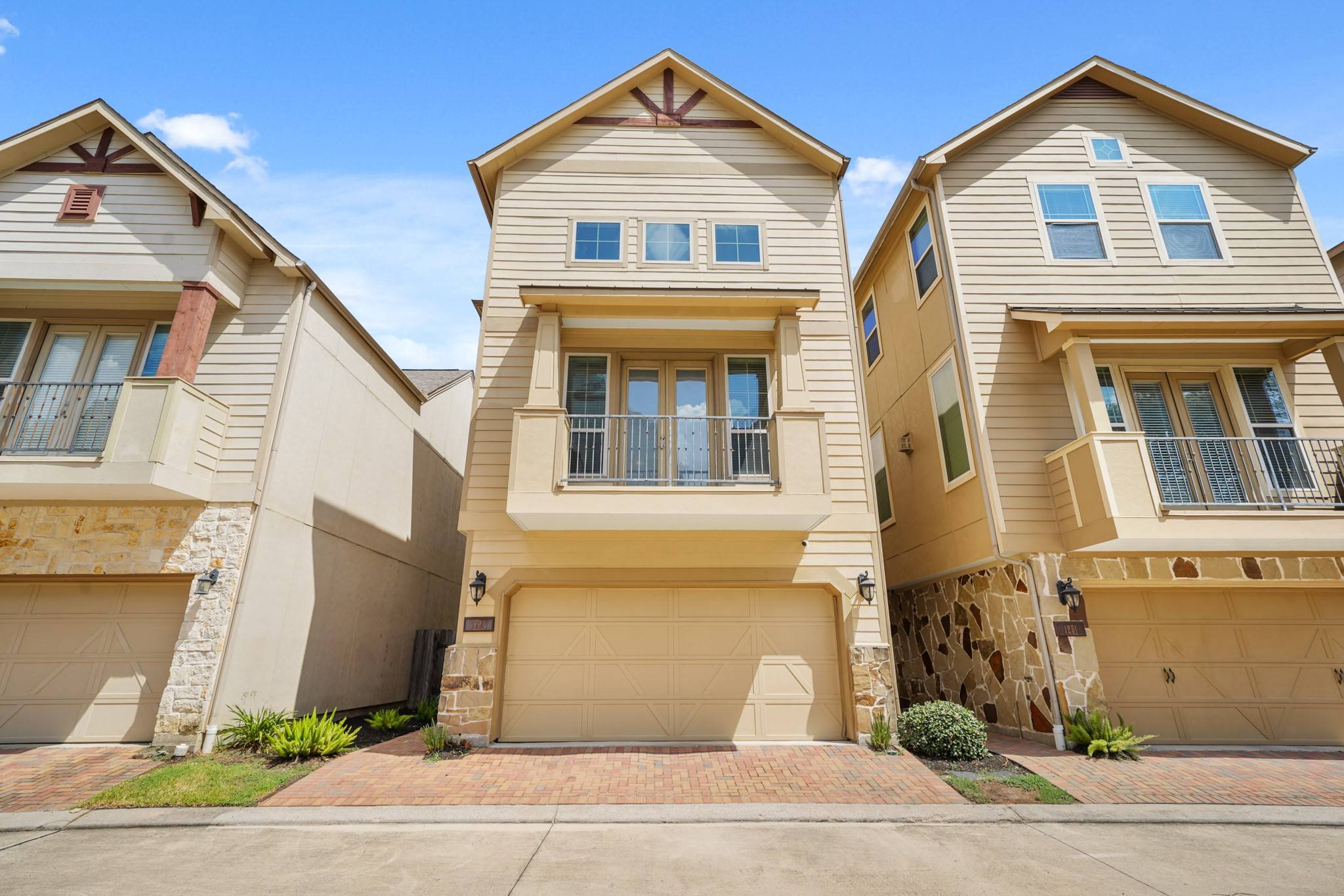 Houston, TX 77008,1227 Creekside Acres CT