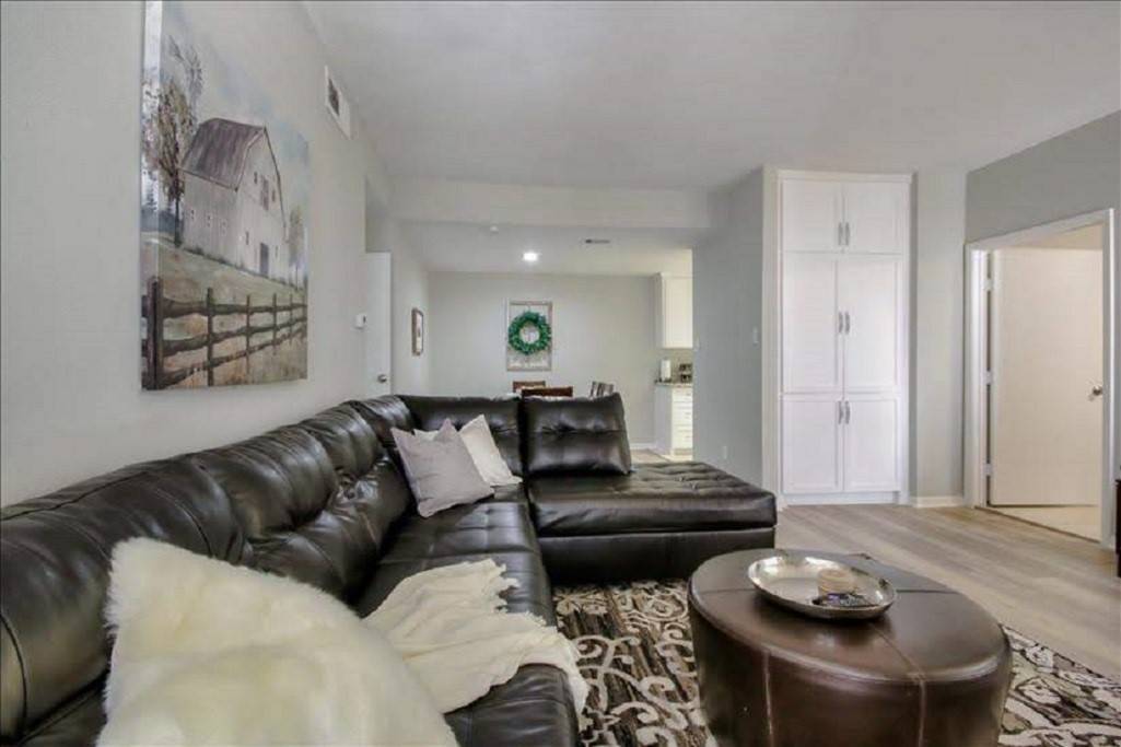 Houston, TX 77057,2125 Augusta DR #63