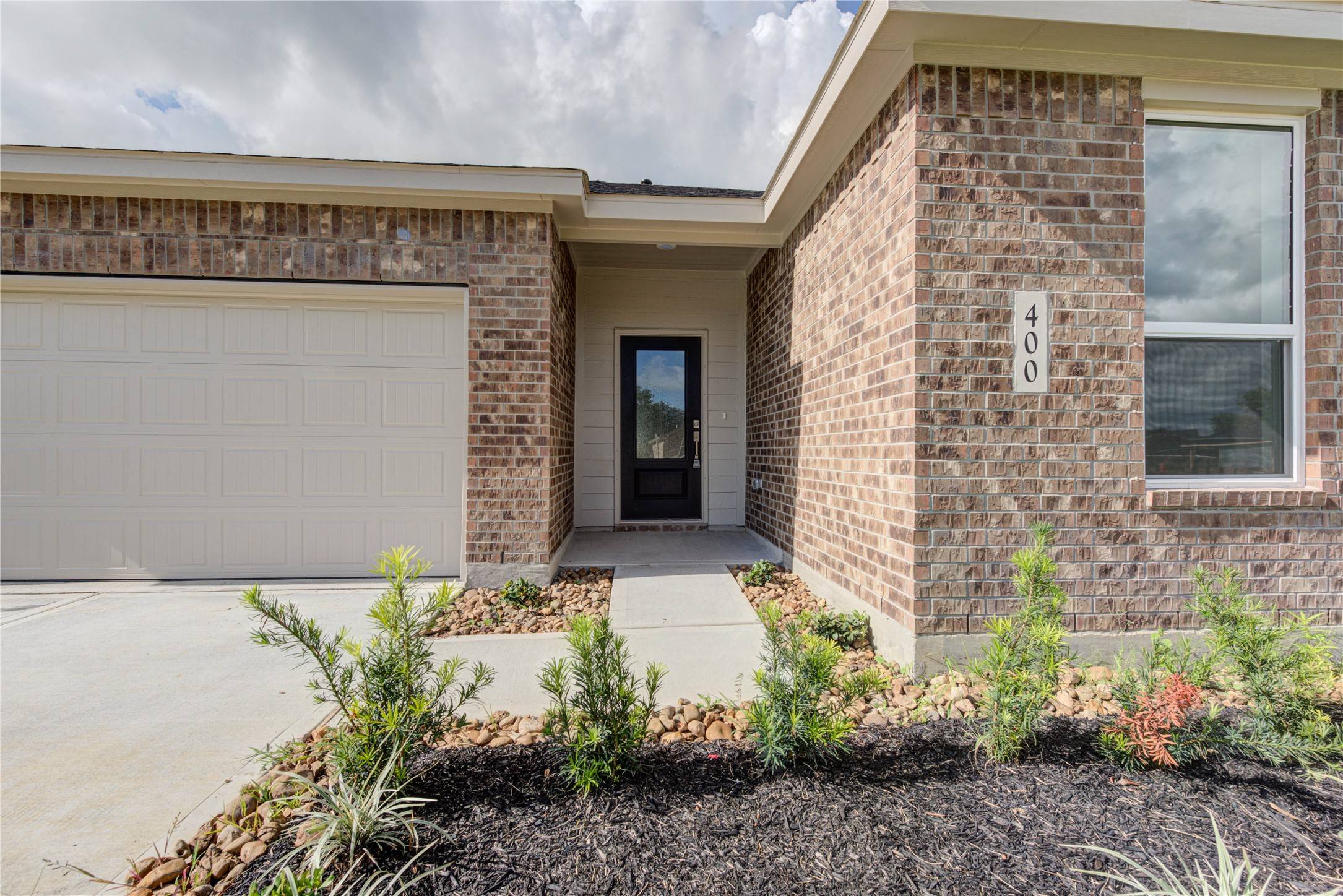 Angleton, TX 77515,400 Robin Street
