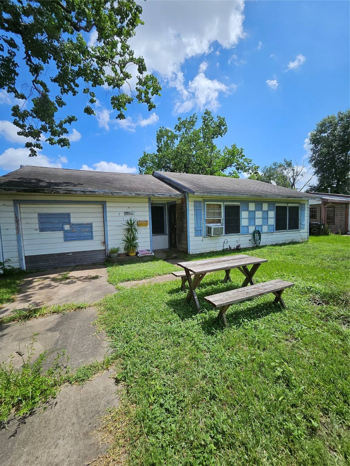 Houston, TX 77033,5109 Southwind ST