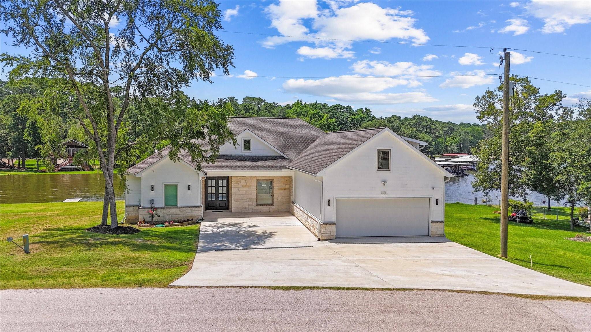 Onalaska, TX 77360,305 Twin Magnolia
