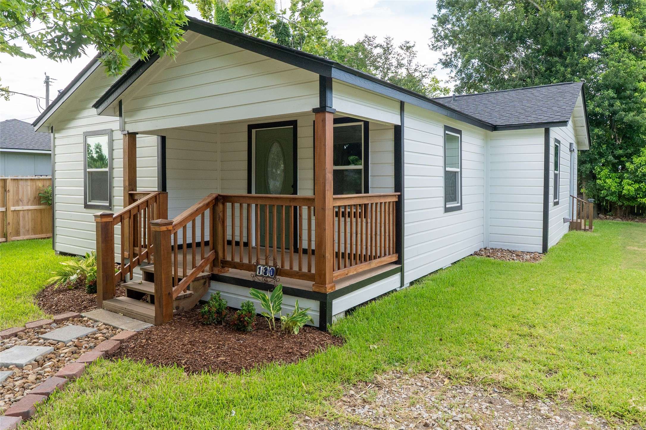 Clute, TX 77531,130 E Bernard ST