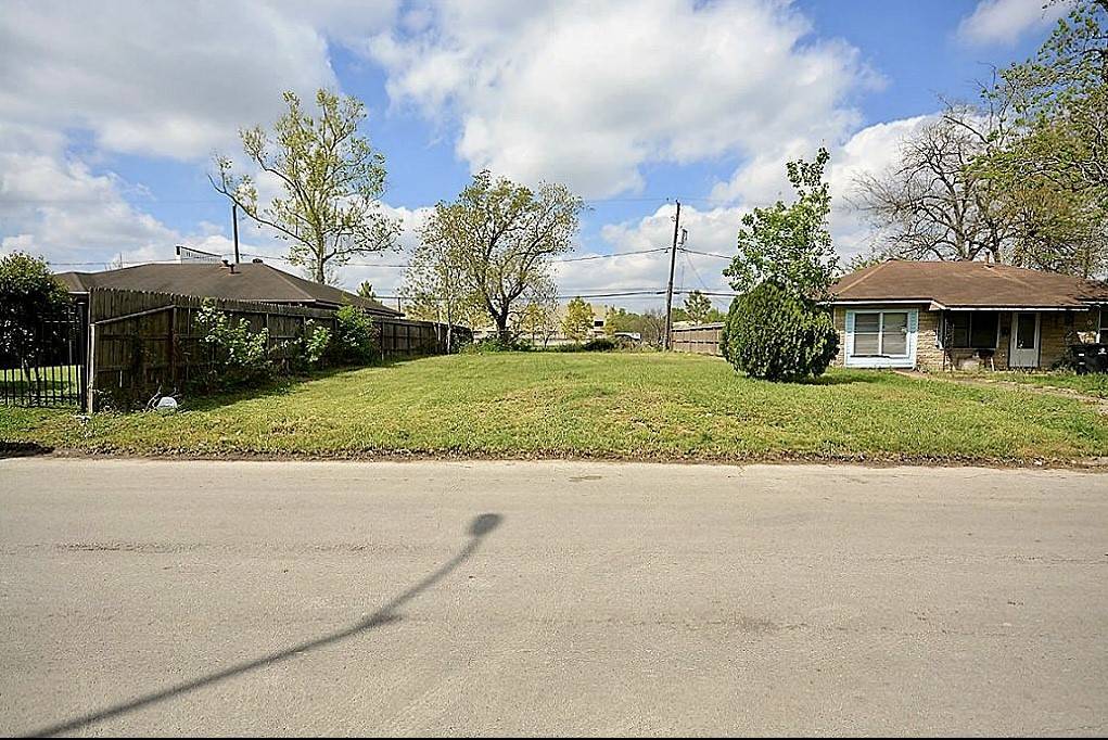 Houston, TX 77033,5009 Malmedy RD