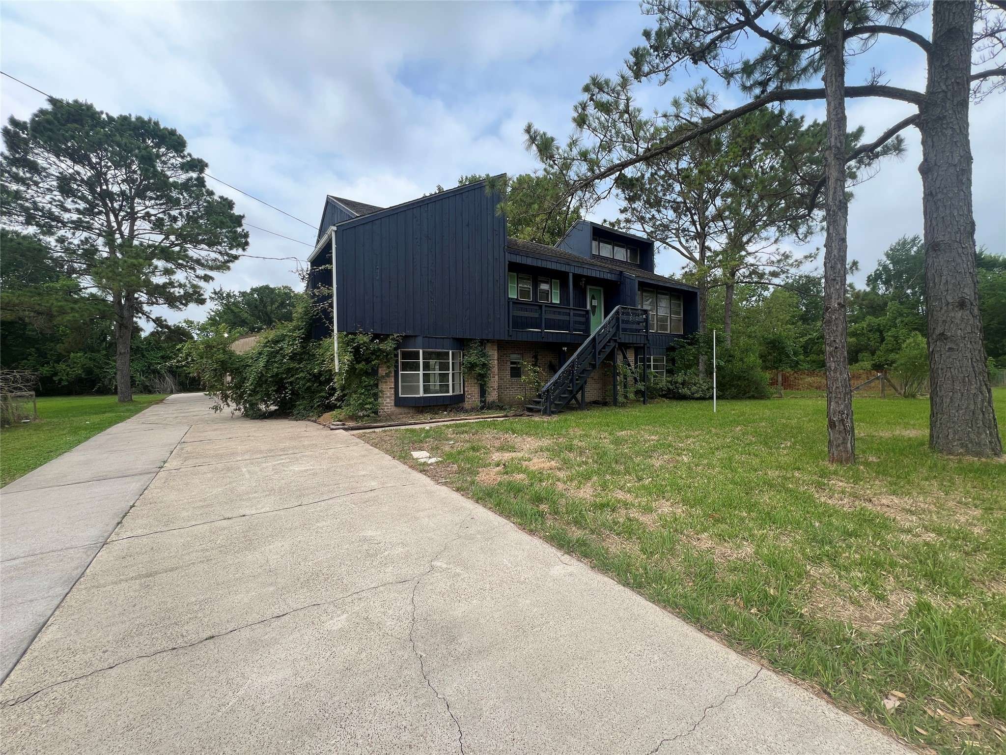 Hitchcock, TX 77563,10011 Schanzer RD