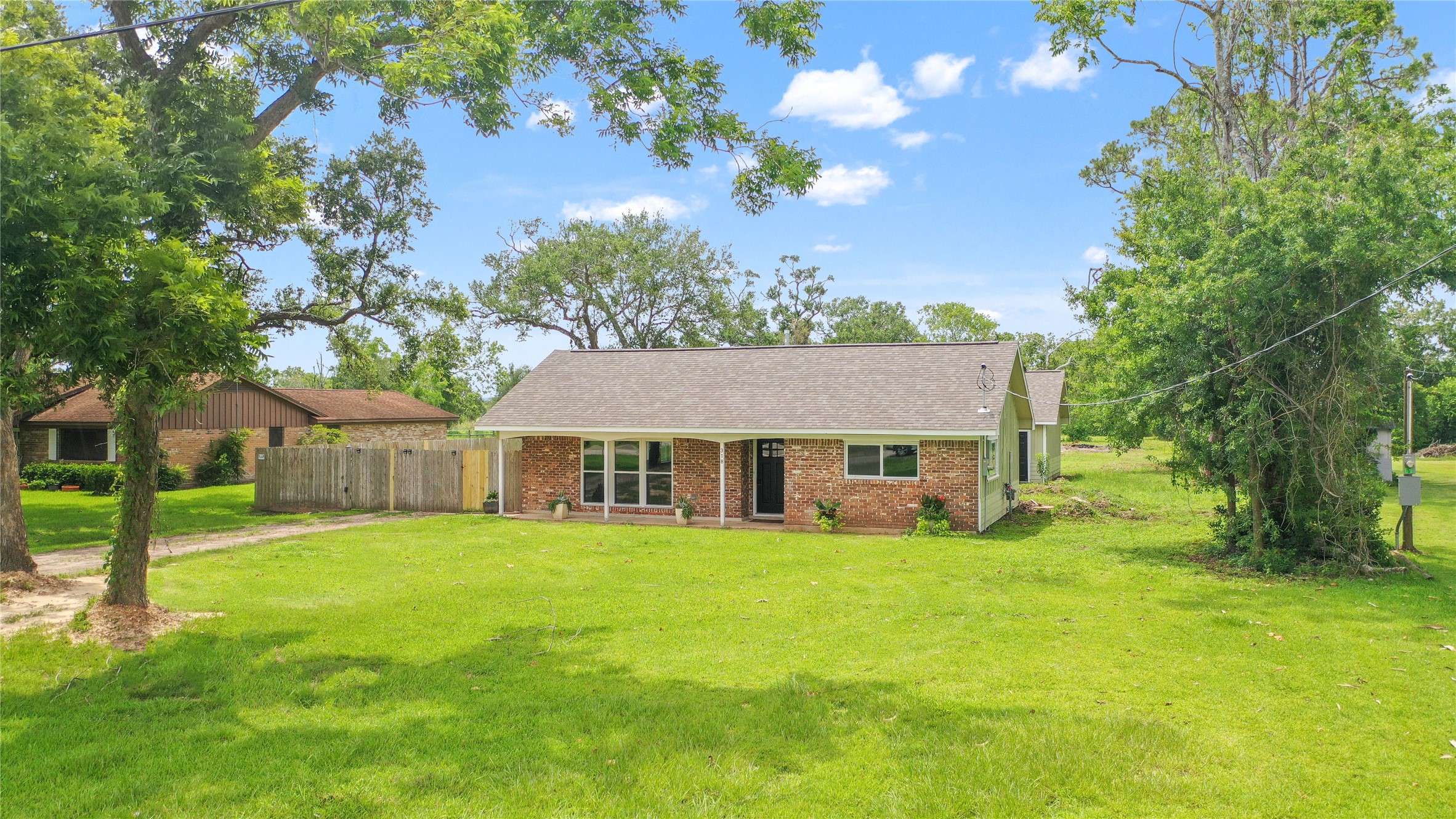 Jones Creek, TX 77541,318 Primrose RD