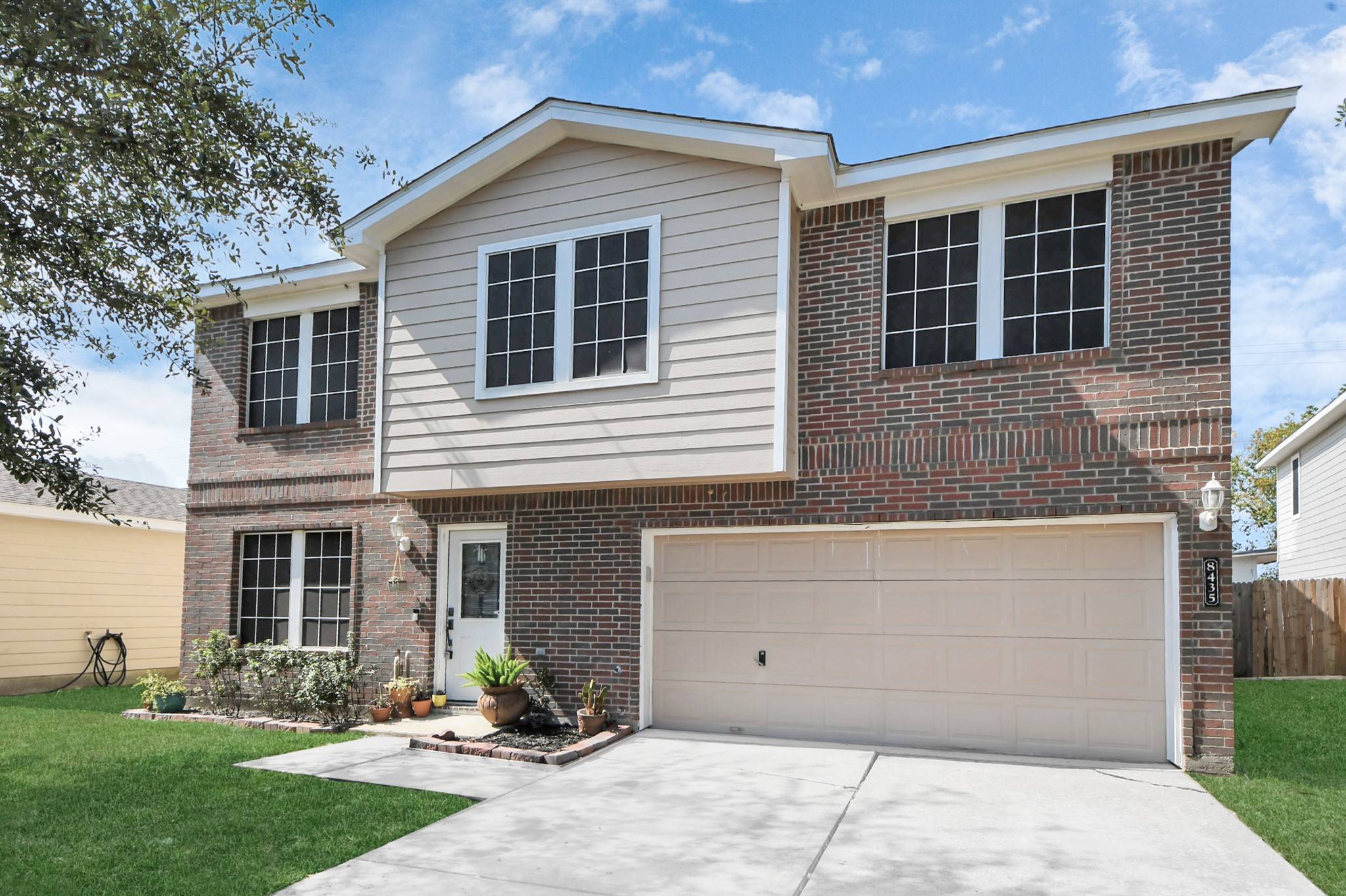 Baytown, TX 77521,8435 Broadleaf AVE