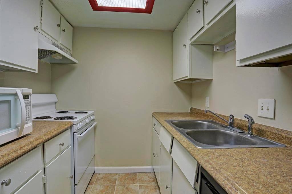 Houston, TX 77063,9009 Richmond AVE #219
