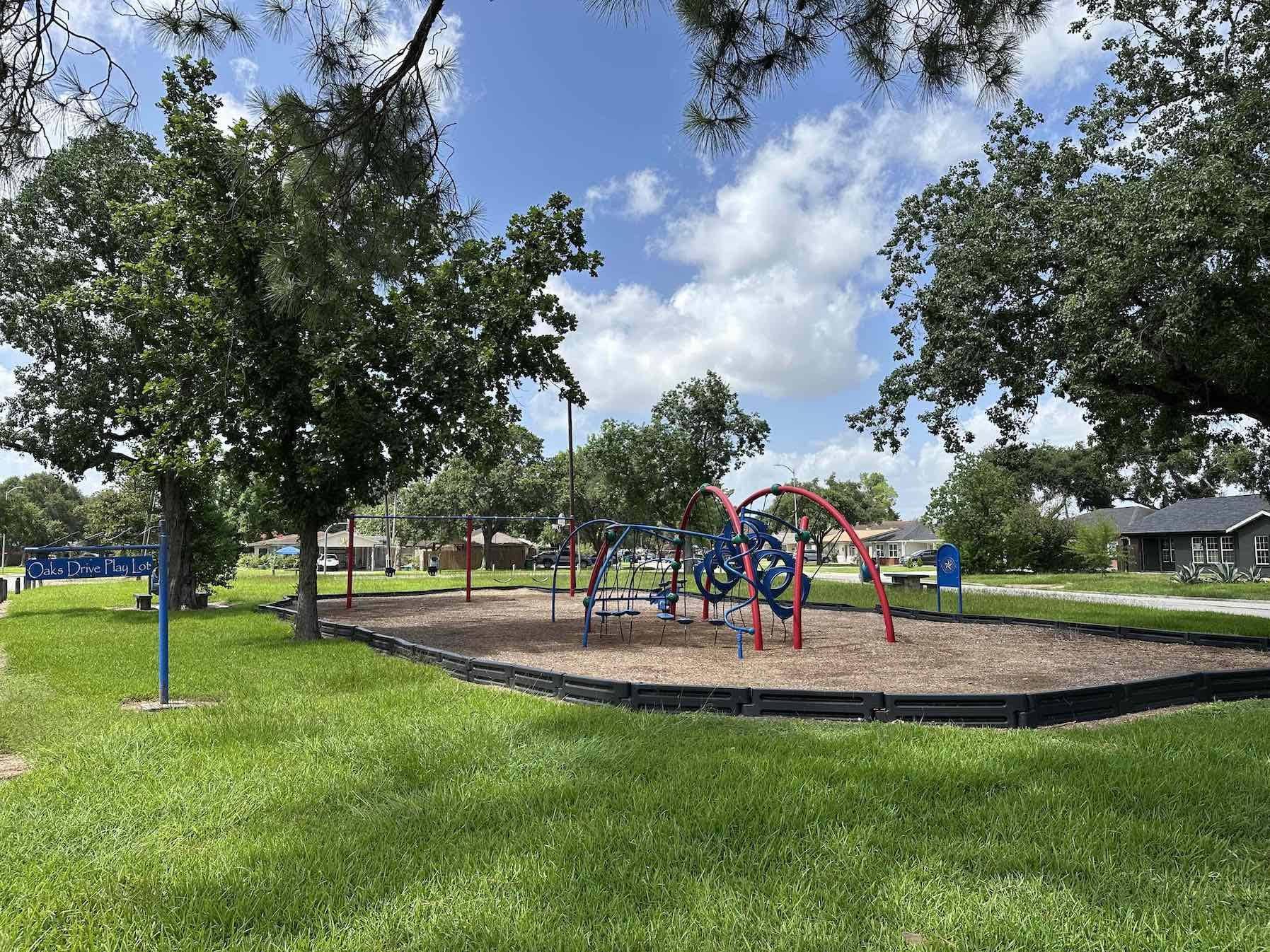 Pasadena, TX 77502,1604 Oaks DR