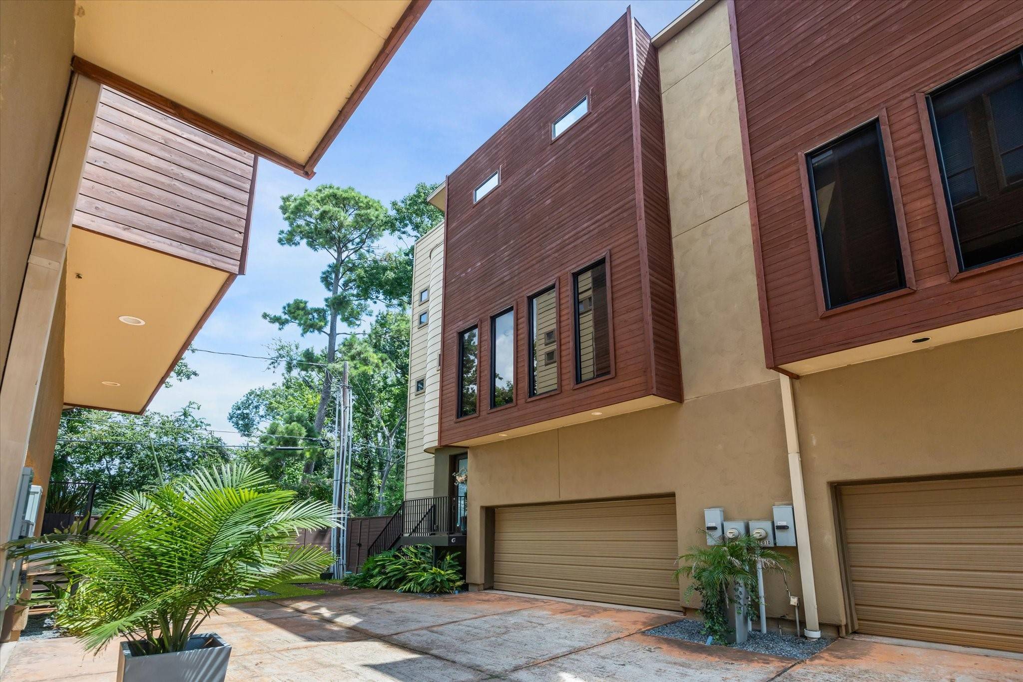 Houston, TX 77008,1901 W 14th 1/2 ST #C