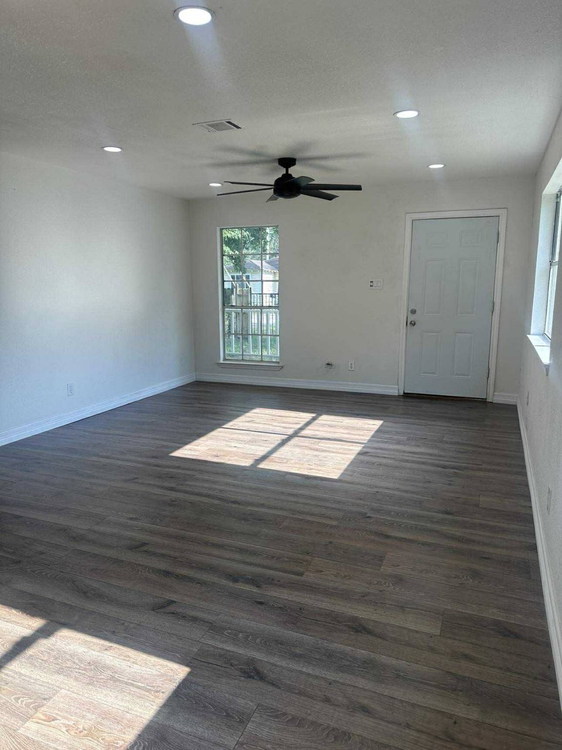 Houston, TX 77016,5309 Firnat ST