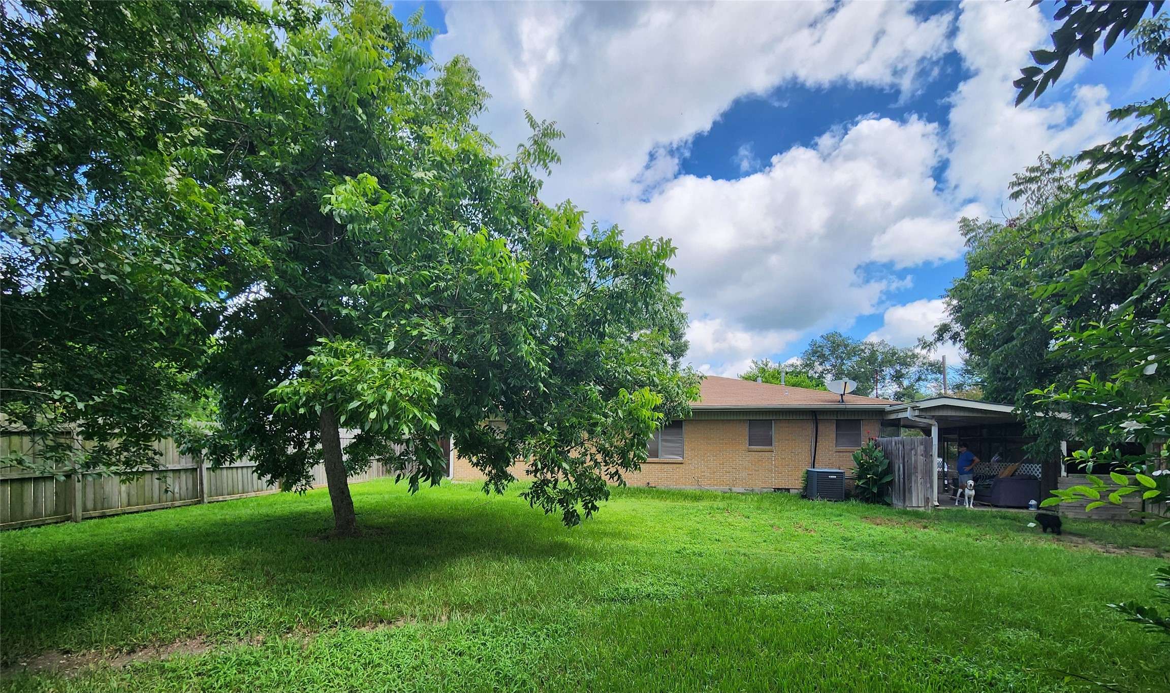 Livingston, TX 77351,211 W Sherman ST