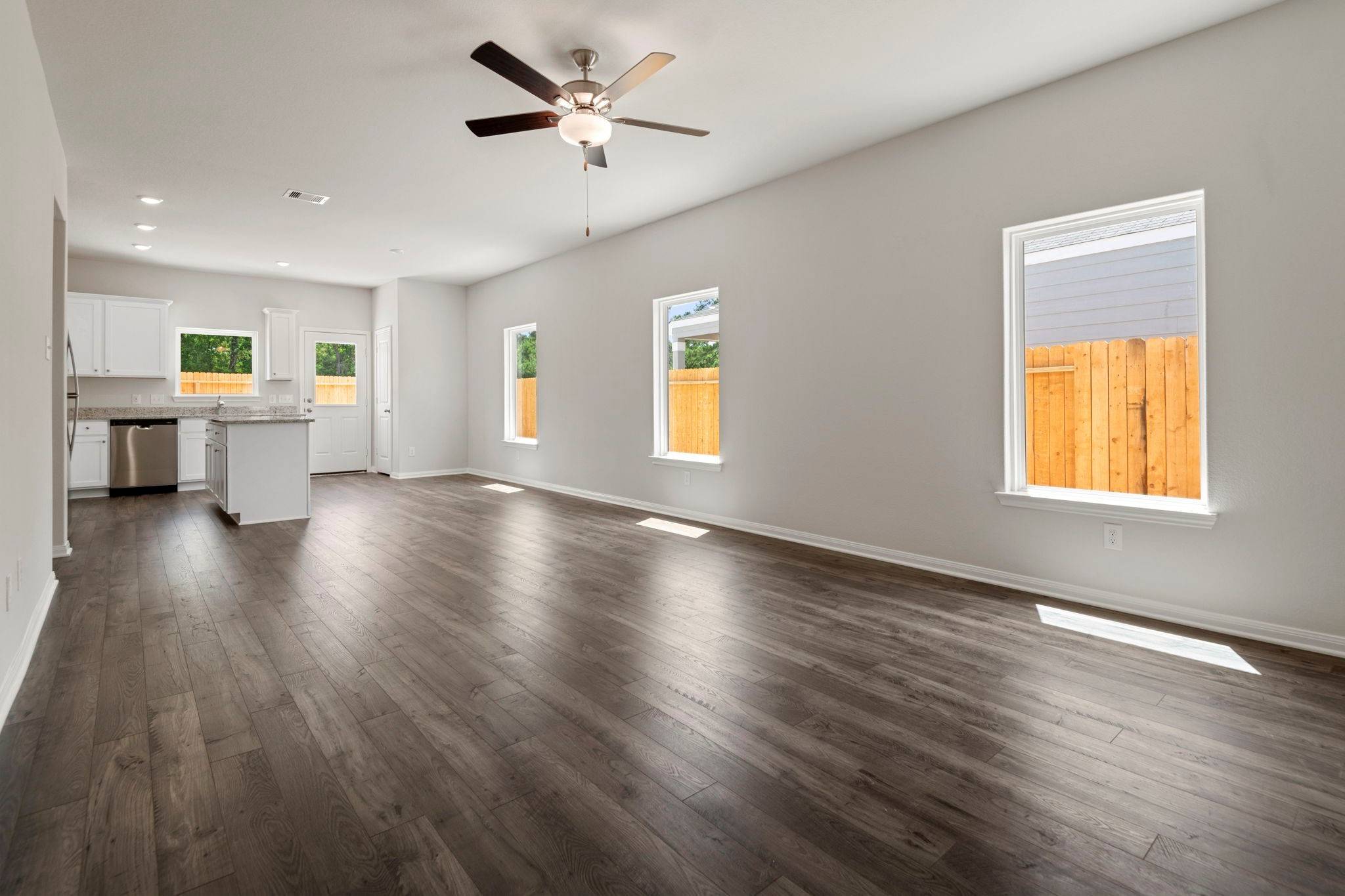 Houston, TX 77016,8215 Vanilla Orchid DR