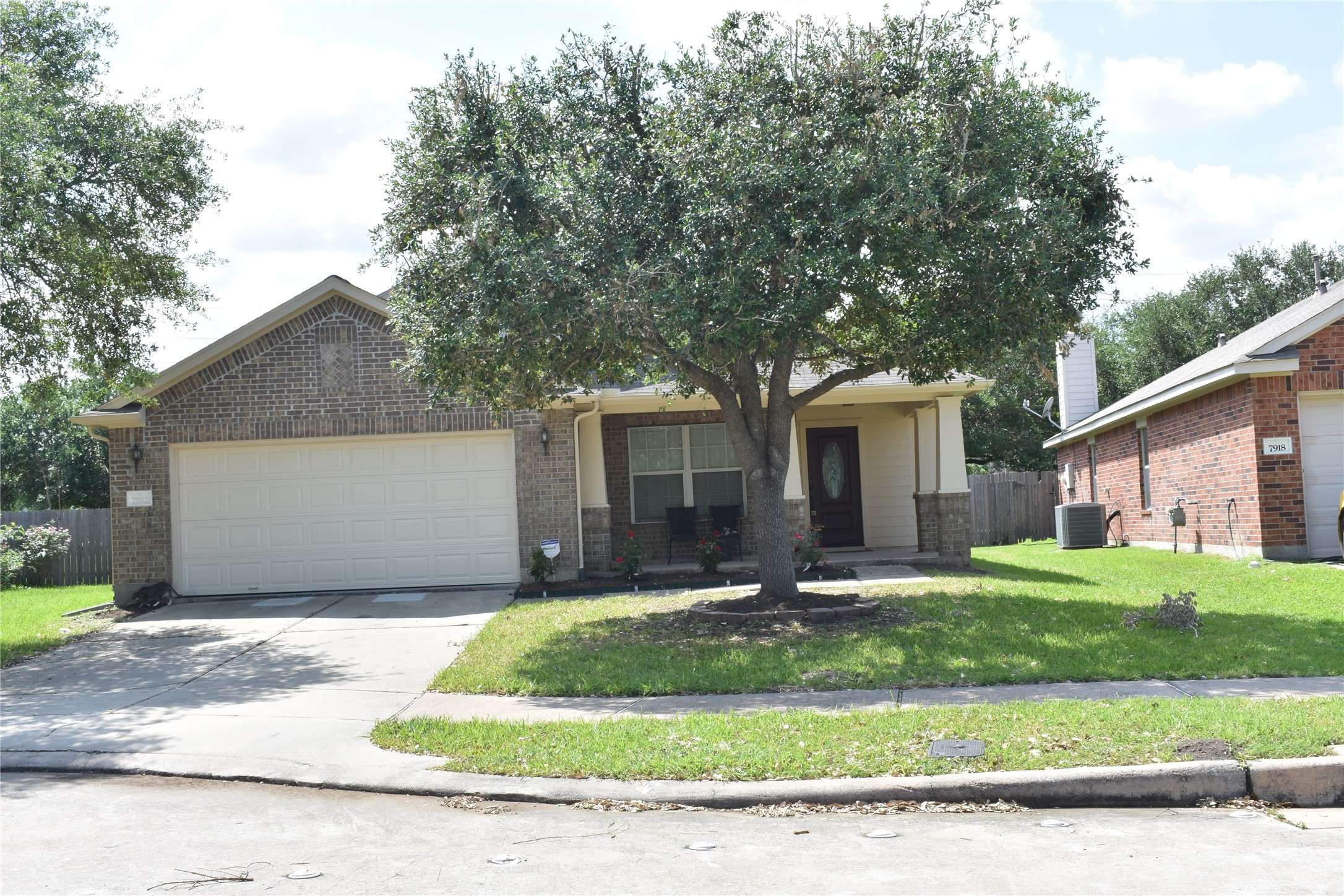 Richmond, TX 77407,7922 Linden Oaks LN